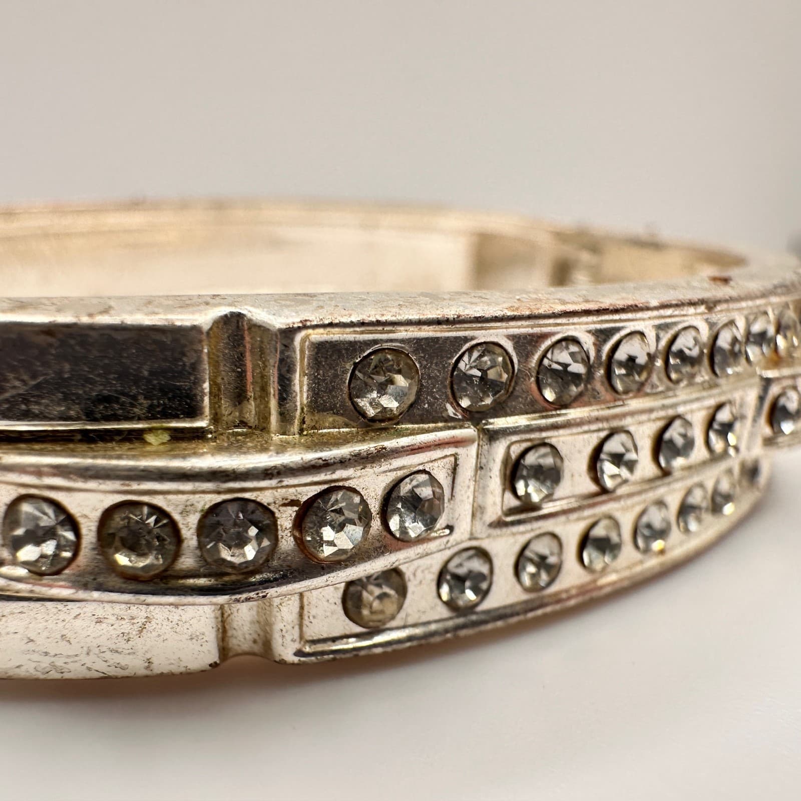 Vintage 90s Silver Tone Rhinestone Bangle Bracelet Hinged Statement Glam Jewelry - Thumbnail 3
