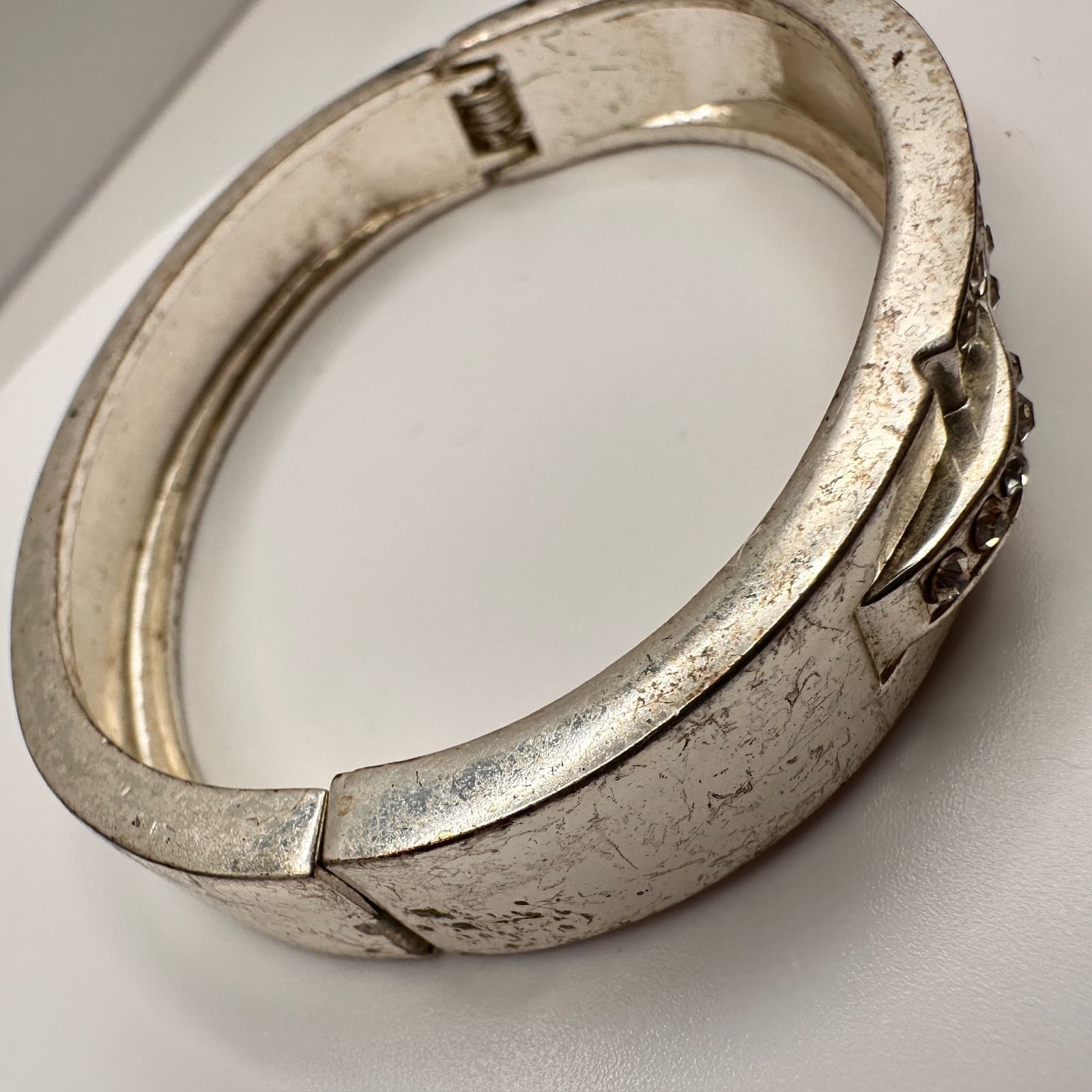 Vintage 90s Silver Tone Rhinestone Bangle Bracelet Hinged Statement Glam Jewelry - Thumbnail 5