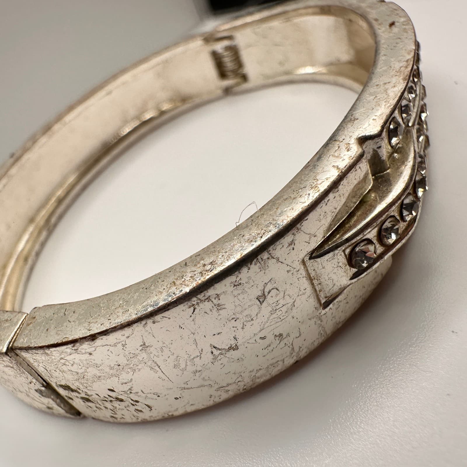 Vintage 90s Silver Tone Rhinestone Bangle Bracelet Hinged Statement Glam Jewelry - Thumbnail 6