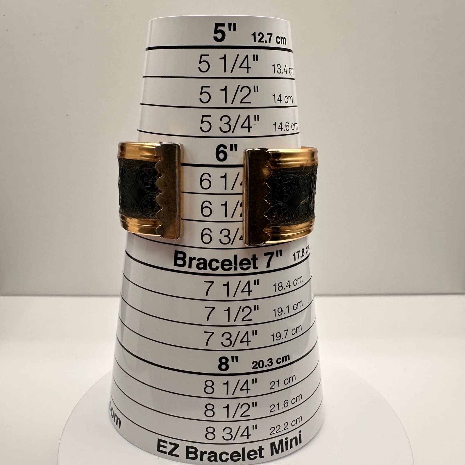 Vintage 80s Wide Gold Tone Black Enamel Etched Filigree Hand Bracelet Statement - Thumbnail 12