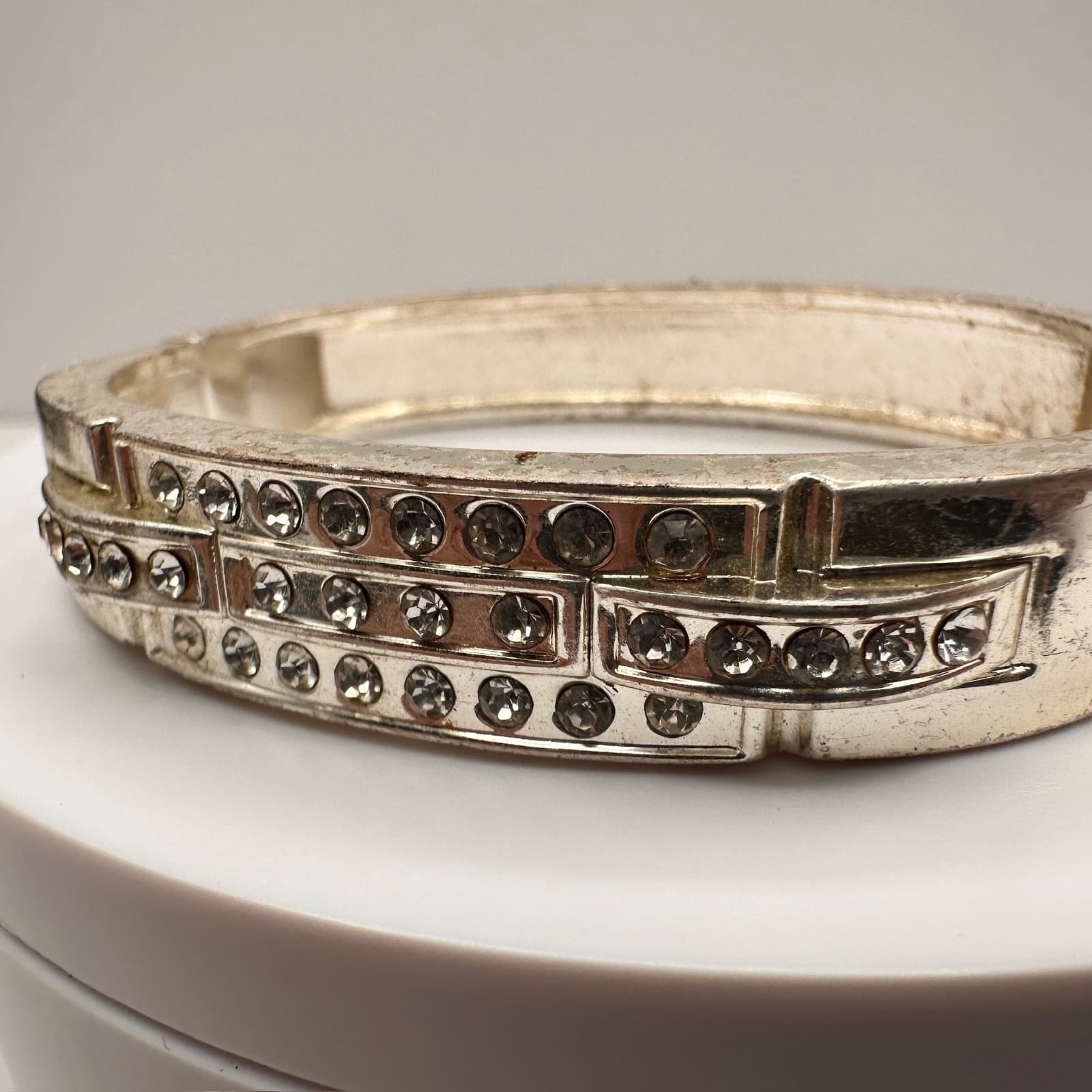 Vintage 90s Silver Tone Rhinestone Bangle Bracelet Hinged Statement Glam Jewelry - Thumbnail 8