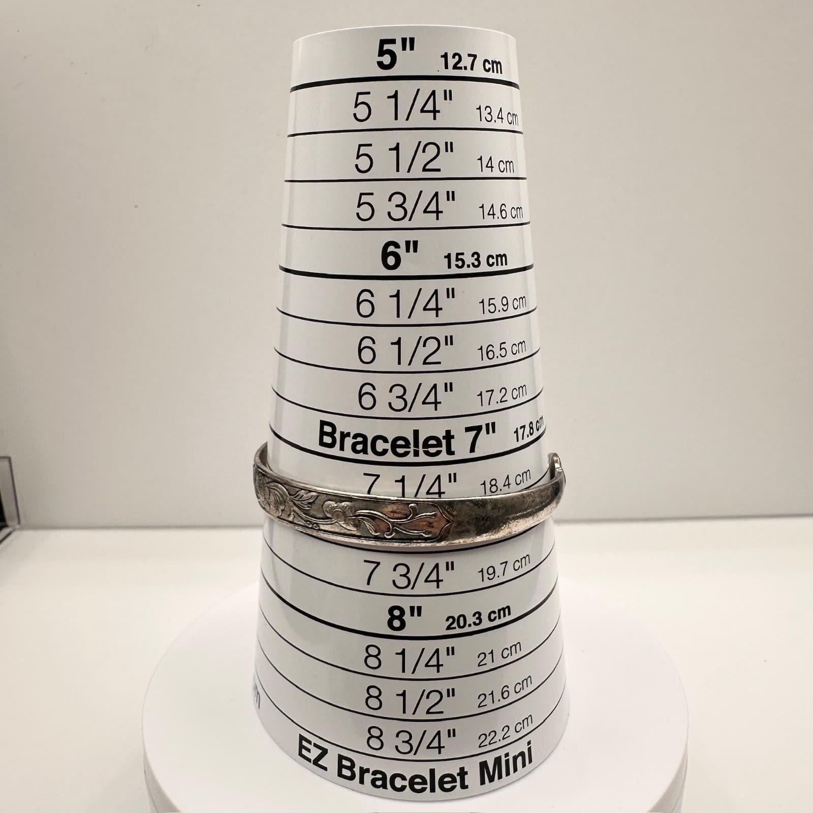 Vintage 90s Silver Tone Floral Hand Bracelet Engraved Boho Statement Jewelry - Thumbnail 9