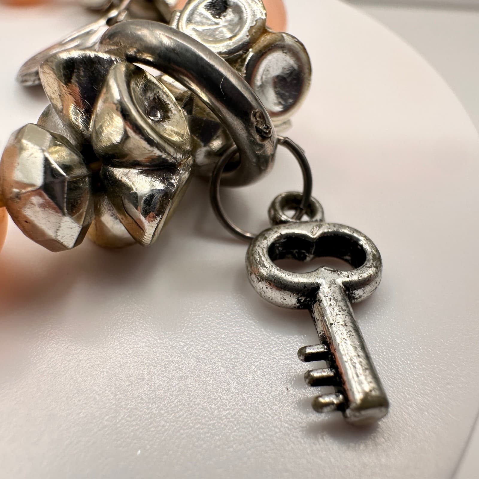 Vintage 90s Charm Bracelet Pink Bead Silver Tone Key Leaf Star Dangle Jewelry - Thumbnail 7