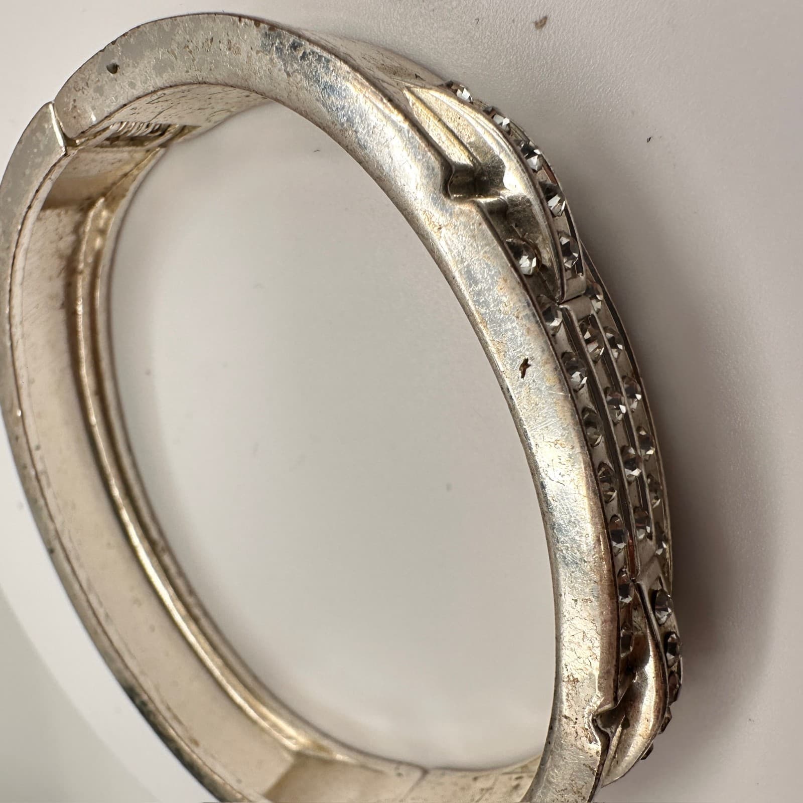Vintage 90s Silver Tone Rhinestone Bangle Bracelet Hinged Statement Glam Jewelry - Thumbnail 7