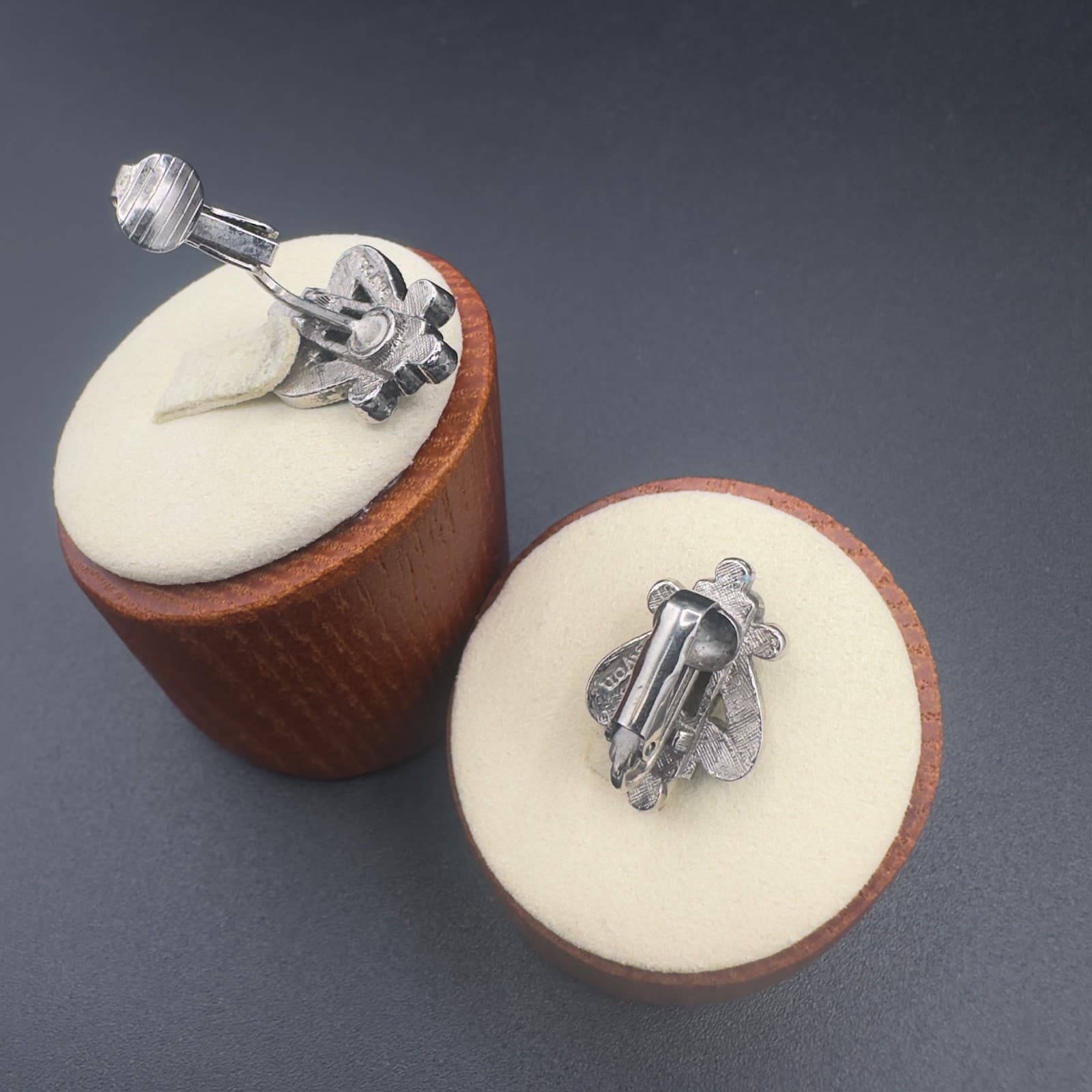 Vintage AVON 1980's Faux Marcasite Harp Shape Antiqued Silver Tone Stud Earrings - Thumbnail 4