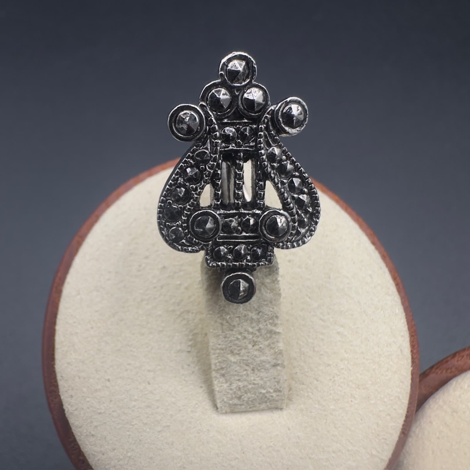 Vintage AVON 1980's Faux Marcasite Harp Shape Antiqued Silver Tone Stud Earrings - Thumbnail 2