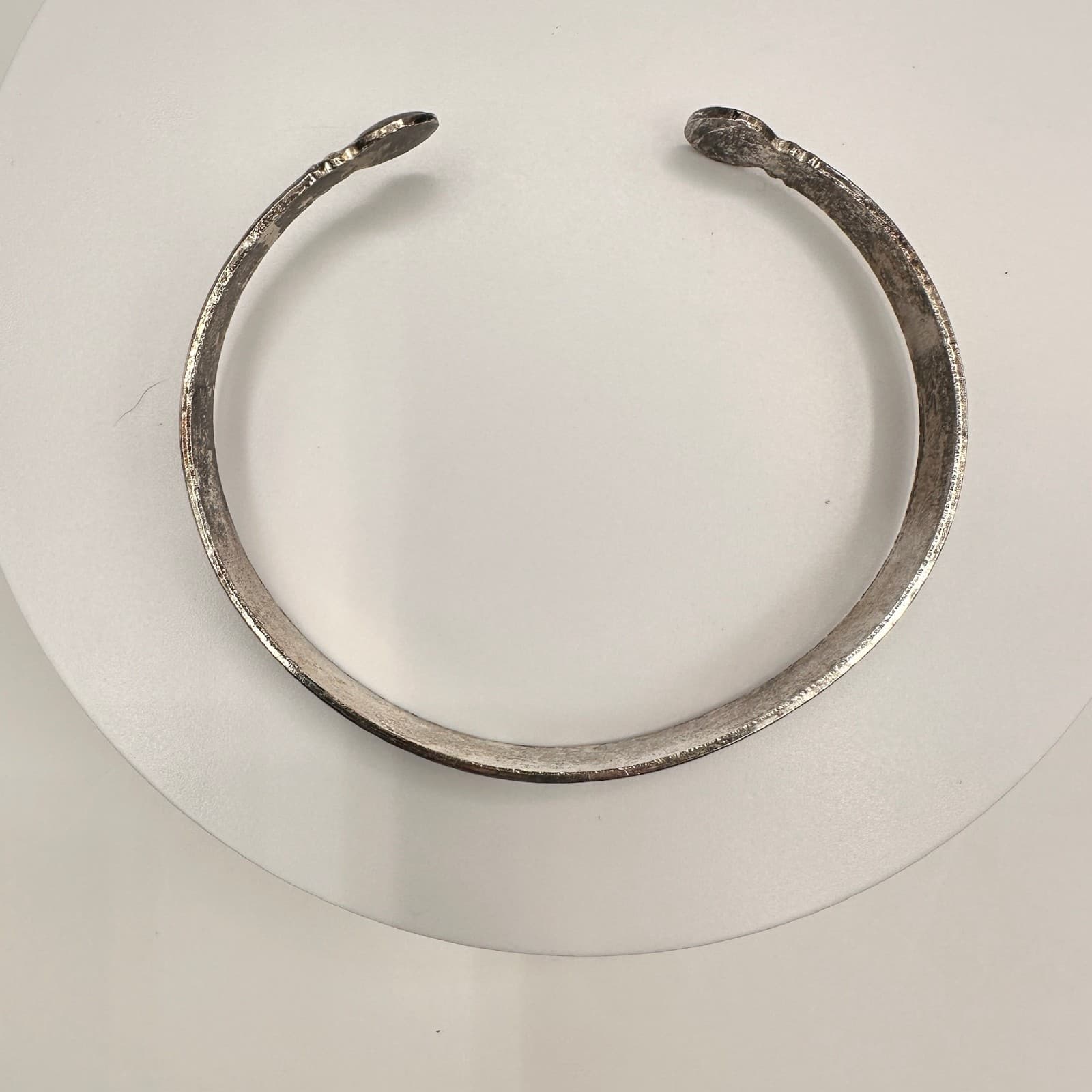 Vintage 90s Silver Tone Floral Hand Bracelet Engraved Boho Statement Jewelry - Thumbnail 4