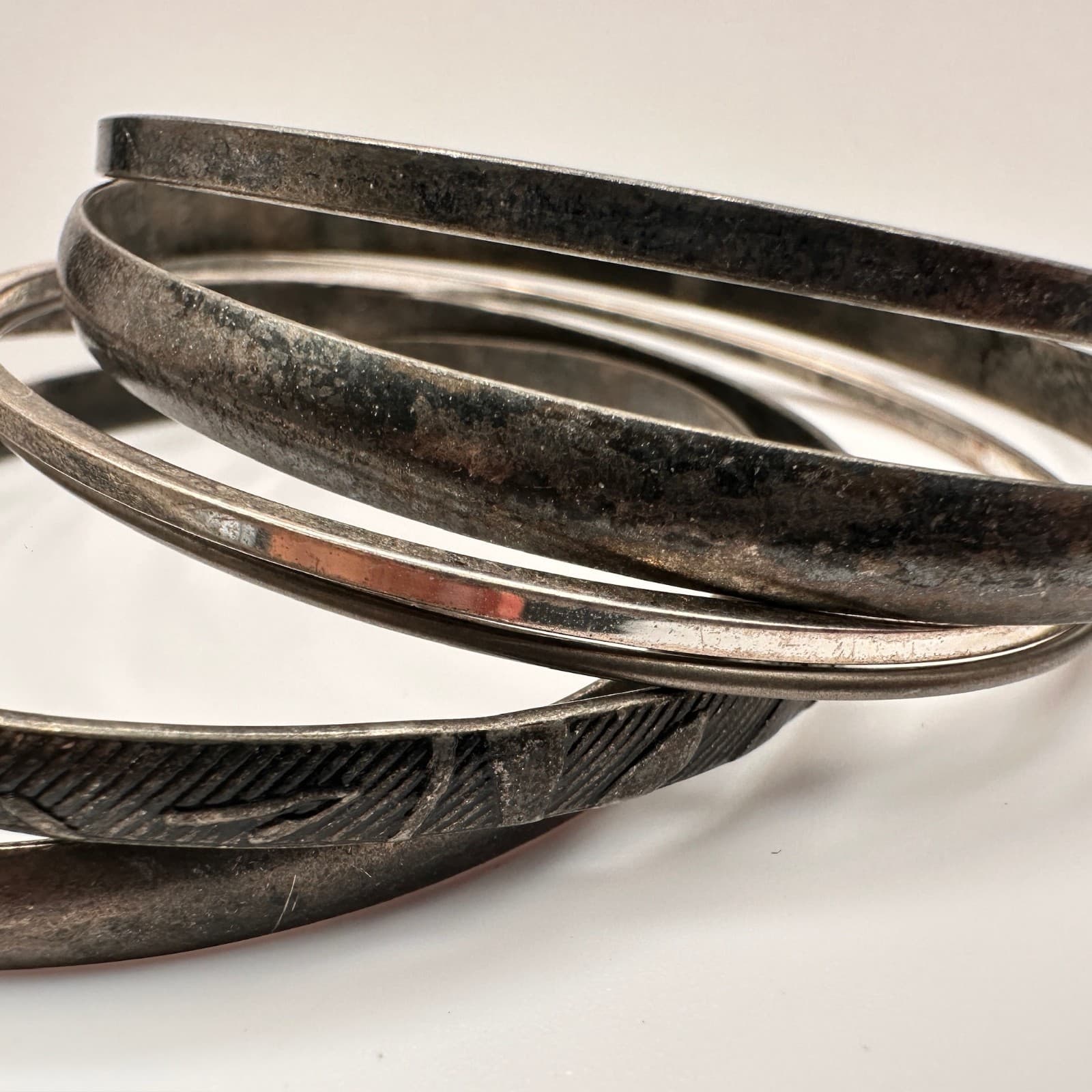 Vintage 80s Silver Tone Bangle Set Etched Engraved Design Women's Jewelry - Thumbnail 6