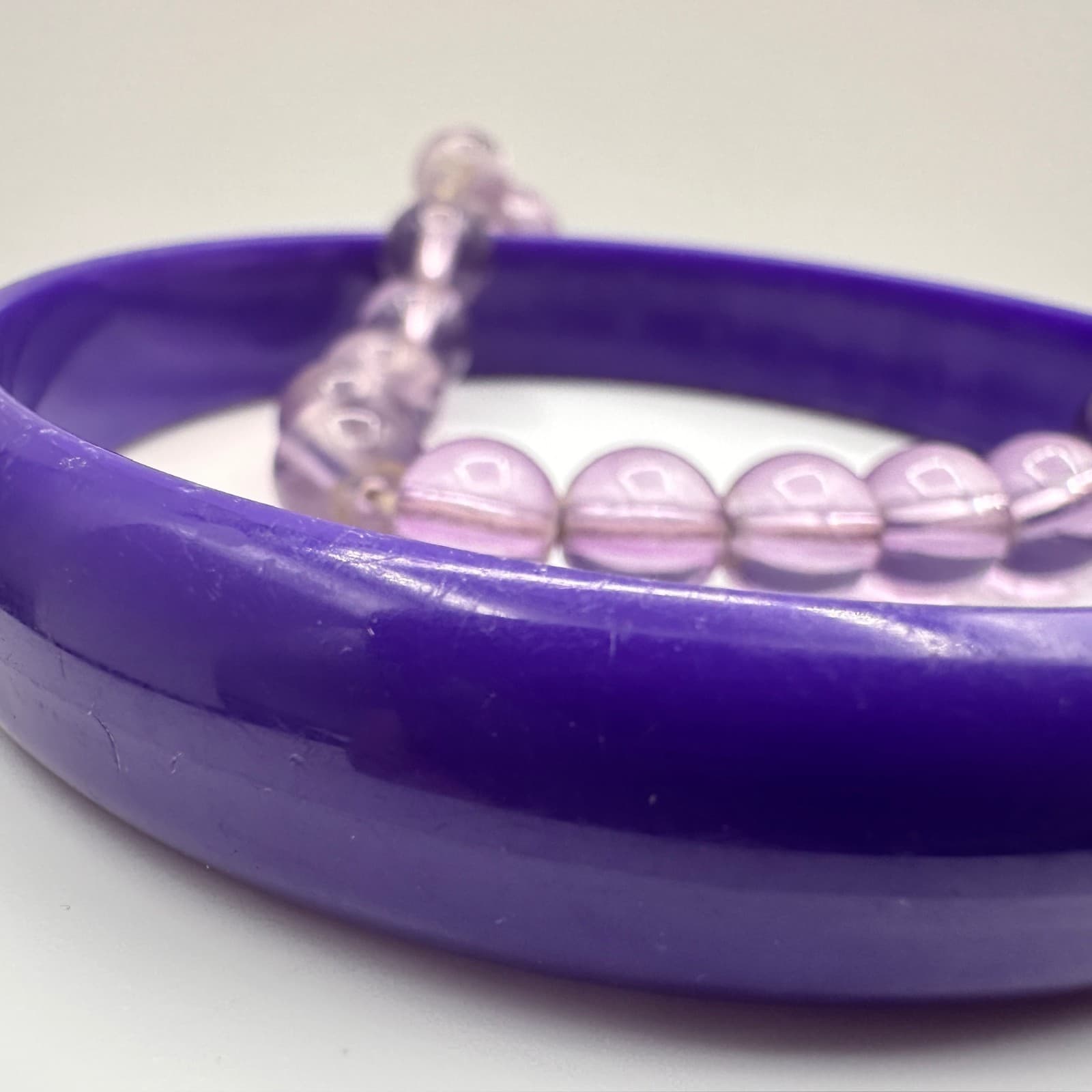 Vintage 90s Natural Bead Bracelet & Purple Lucite Bangle Set Women's Jewelry - Thumbnail 4