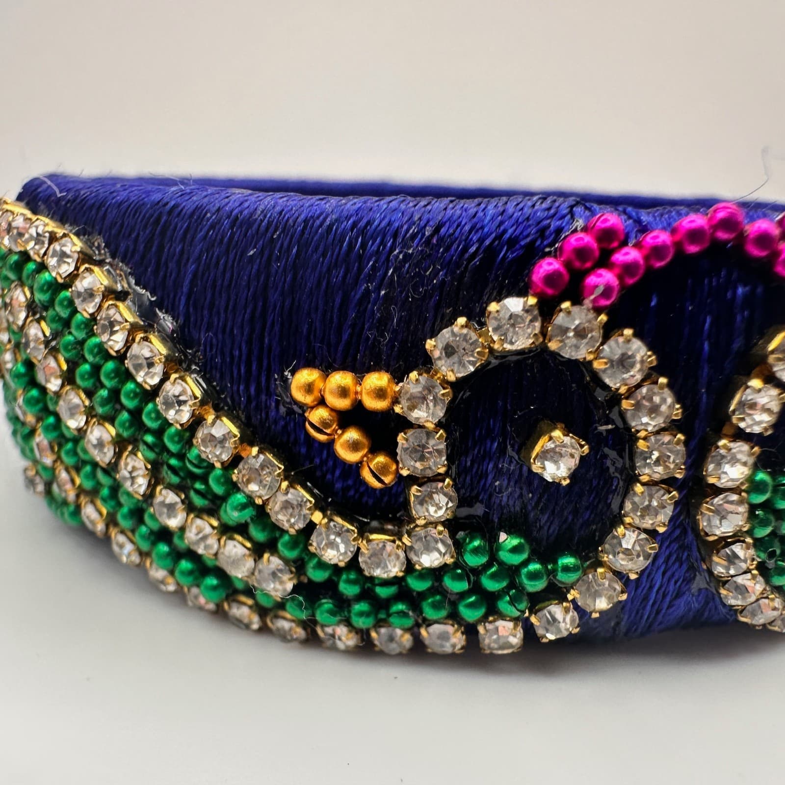 Vintage 90s Silk Thread Bangle Royal Blue Rhinestone Bracelet Bead Peacock Motif - Thumbnail 4