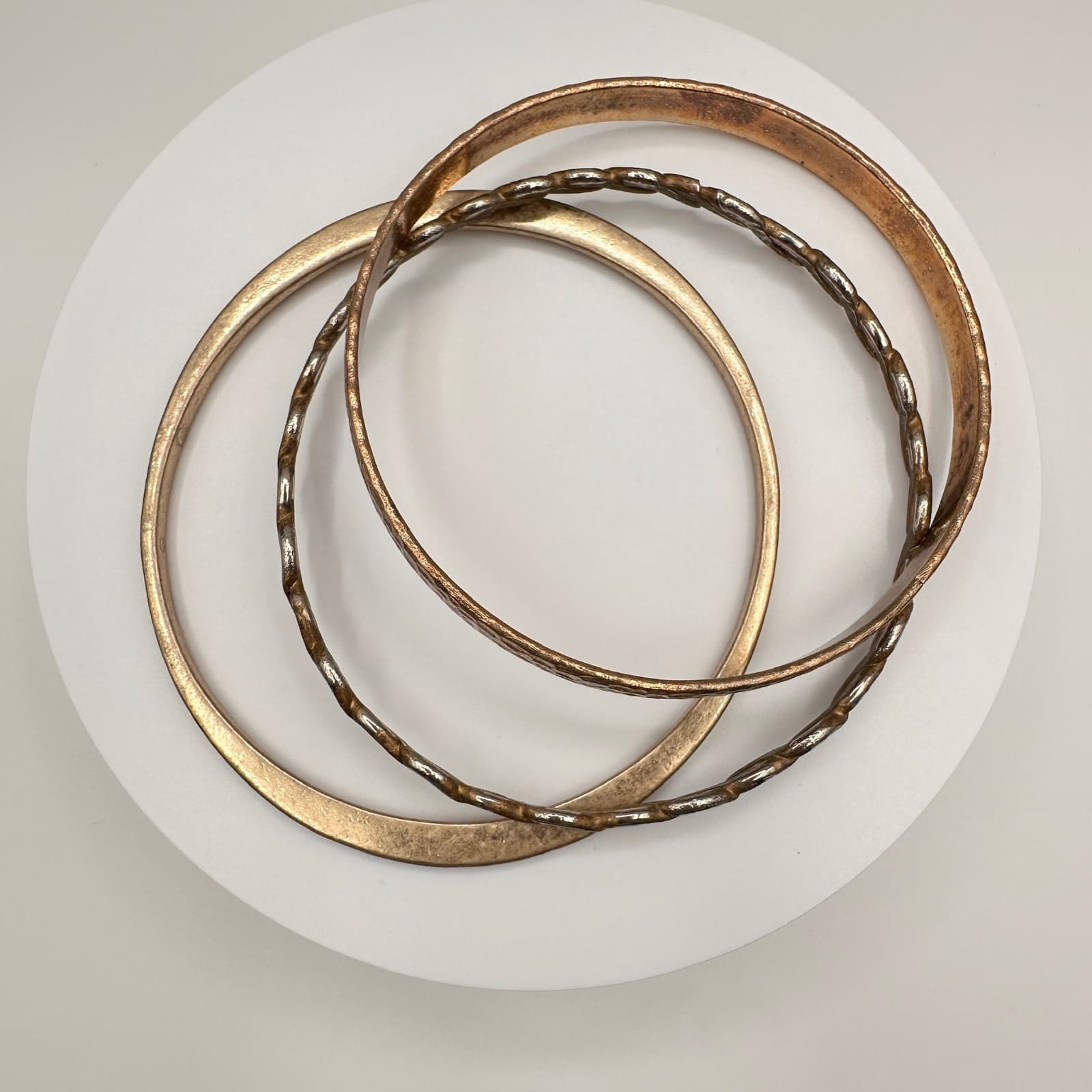 Vintage 80s Chunky Stack Gold & Silver Tone Twisted Bangle Bracelets Set Jewelry - Image 1