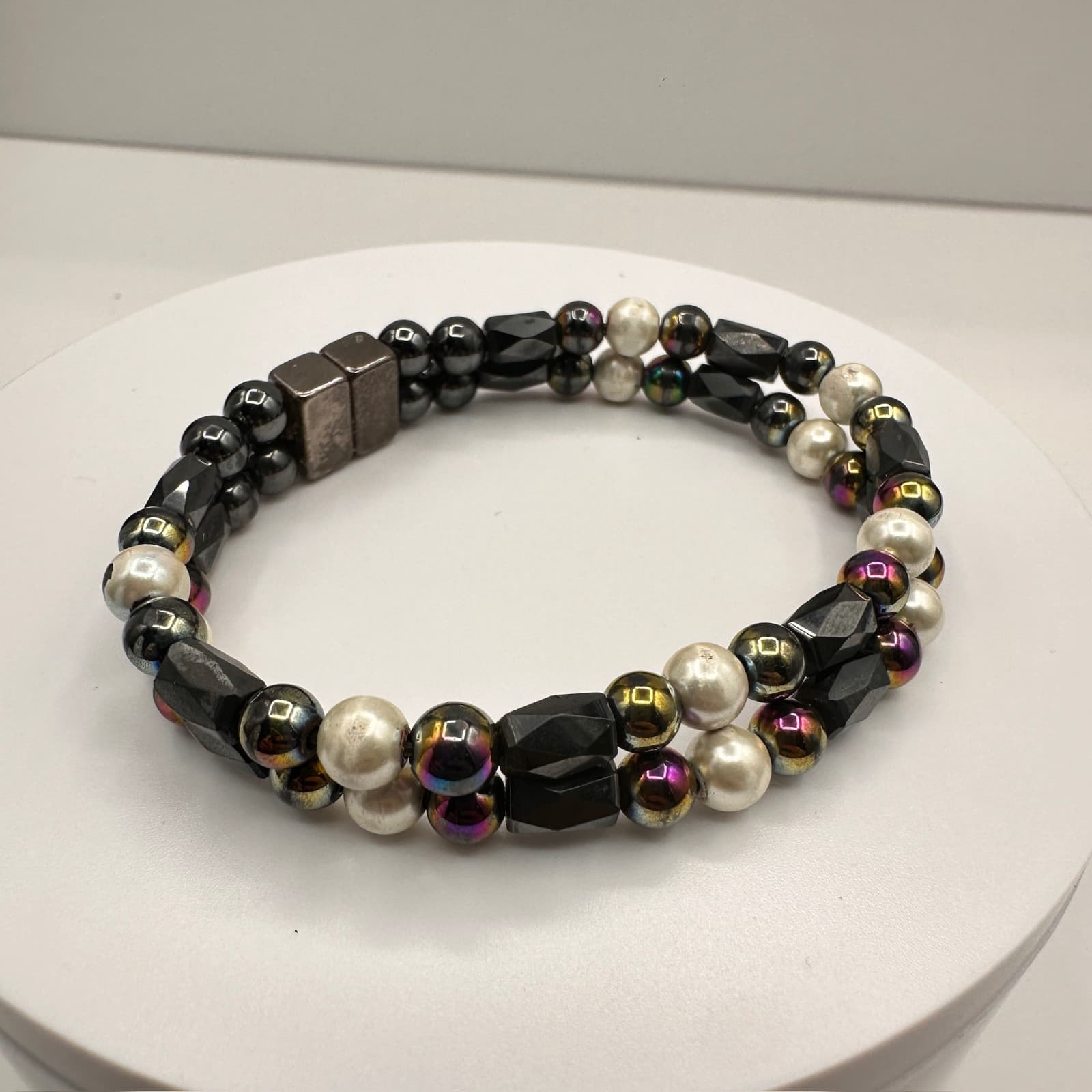 Vintage Y2K Hematite & Faux Pearl Magnetic Stretch Bracelet 2-Row Iridescent - Image 1