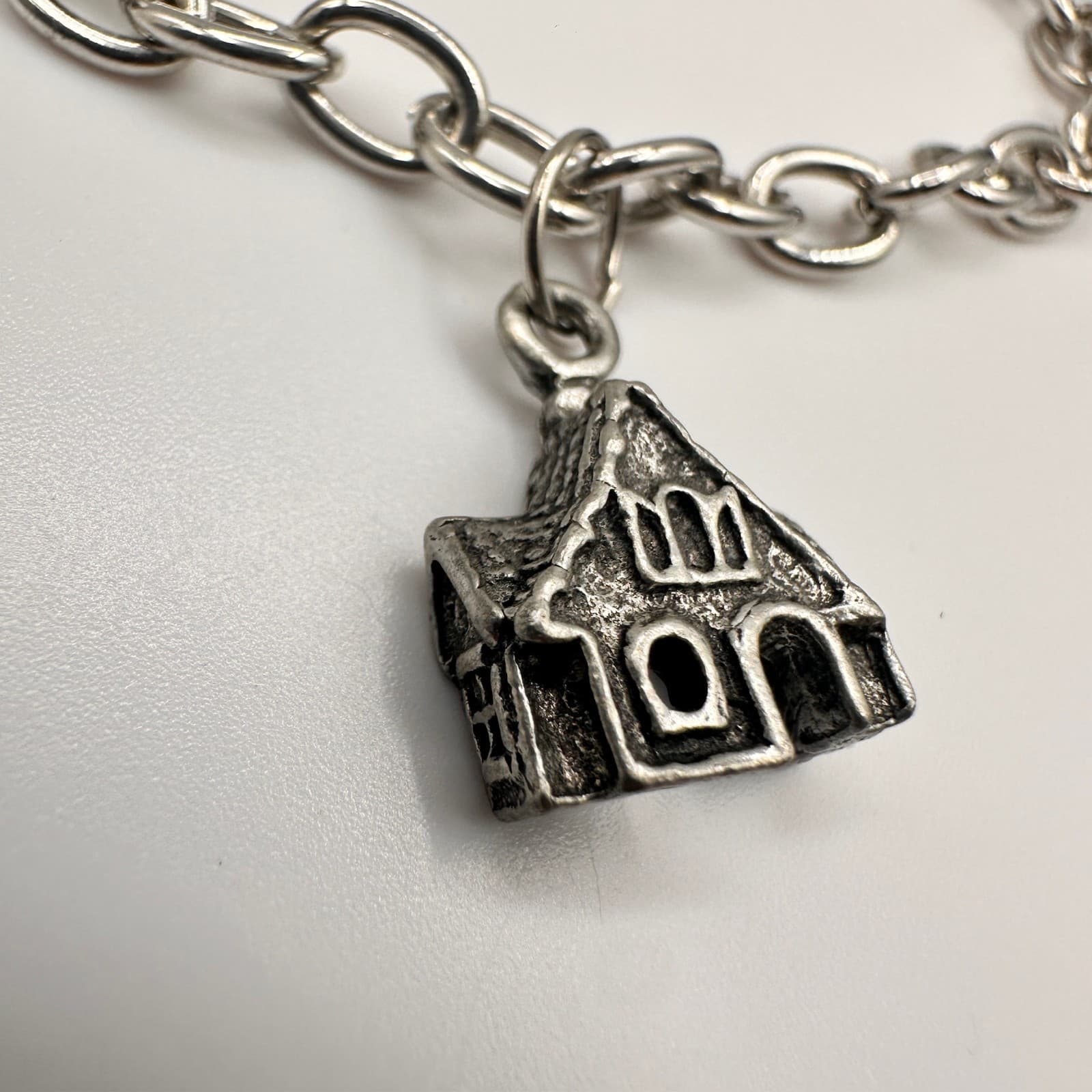 Vintage 80s Silver Tone Statement Church House Charm Bracelet Estate Jewelry - Thumbnail 4