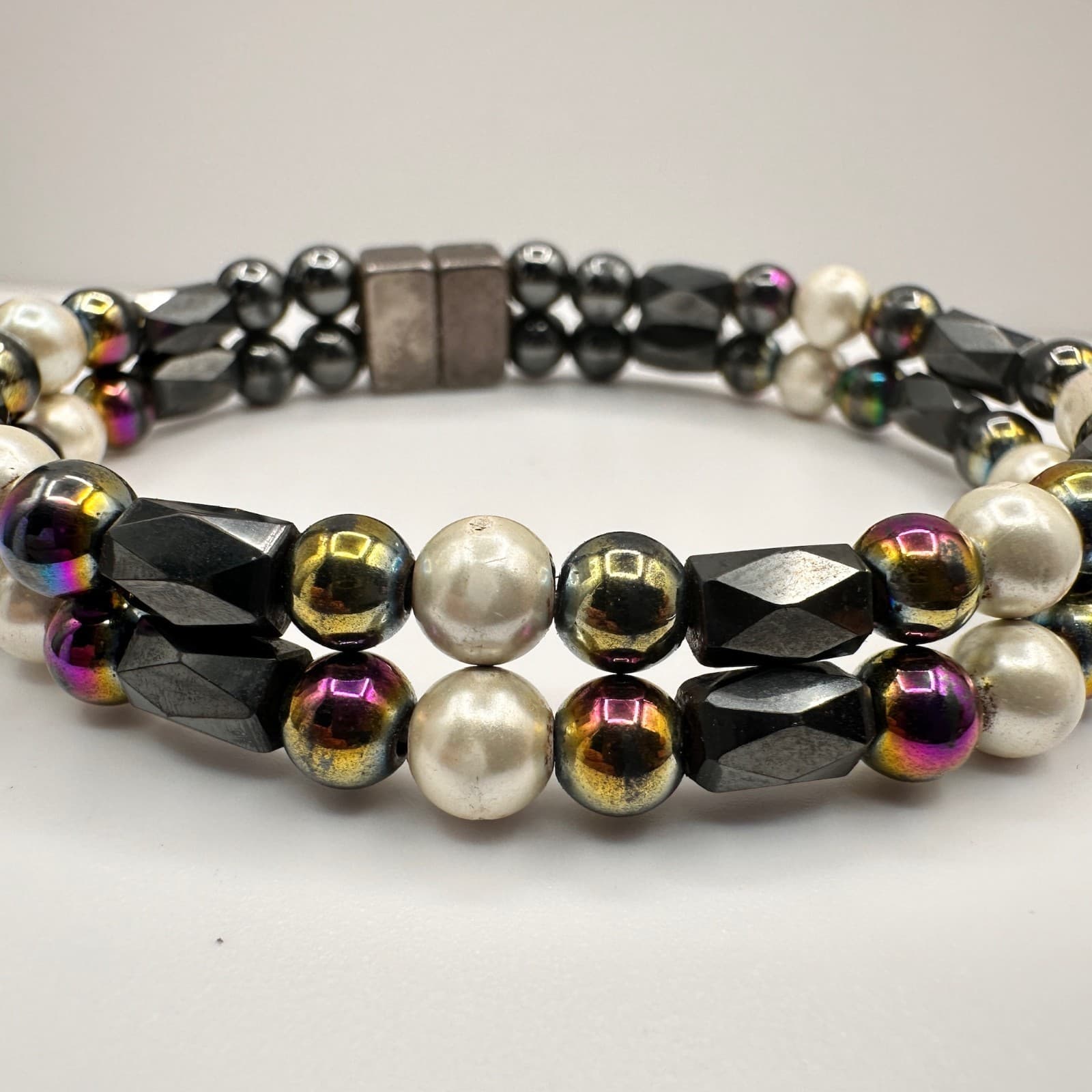 Vintage Y2K Hematite & Faux Pearl Magnetic Stretch Bracelet 2-Row Iridescent - Thumbnail 3