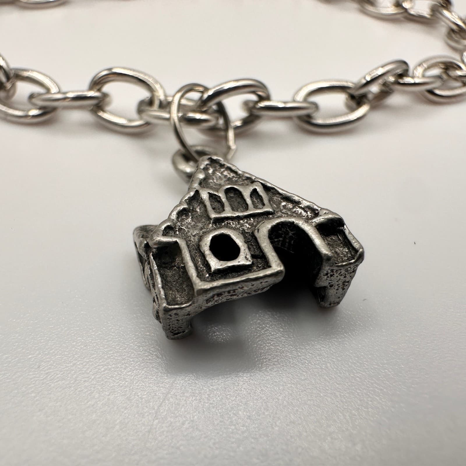 Vintage 80s Silver Tone Statement Church House Charm Bracelet Estate Jewelry - Thumbnail 5