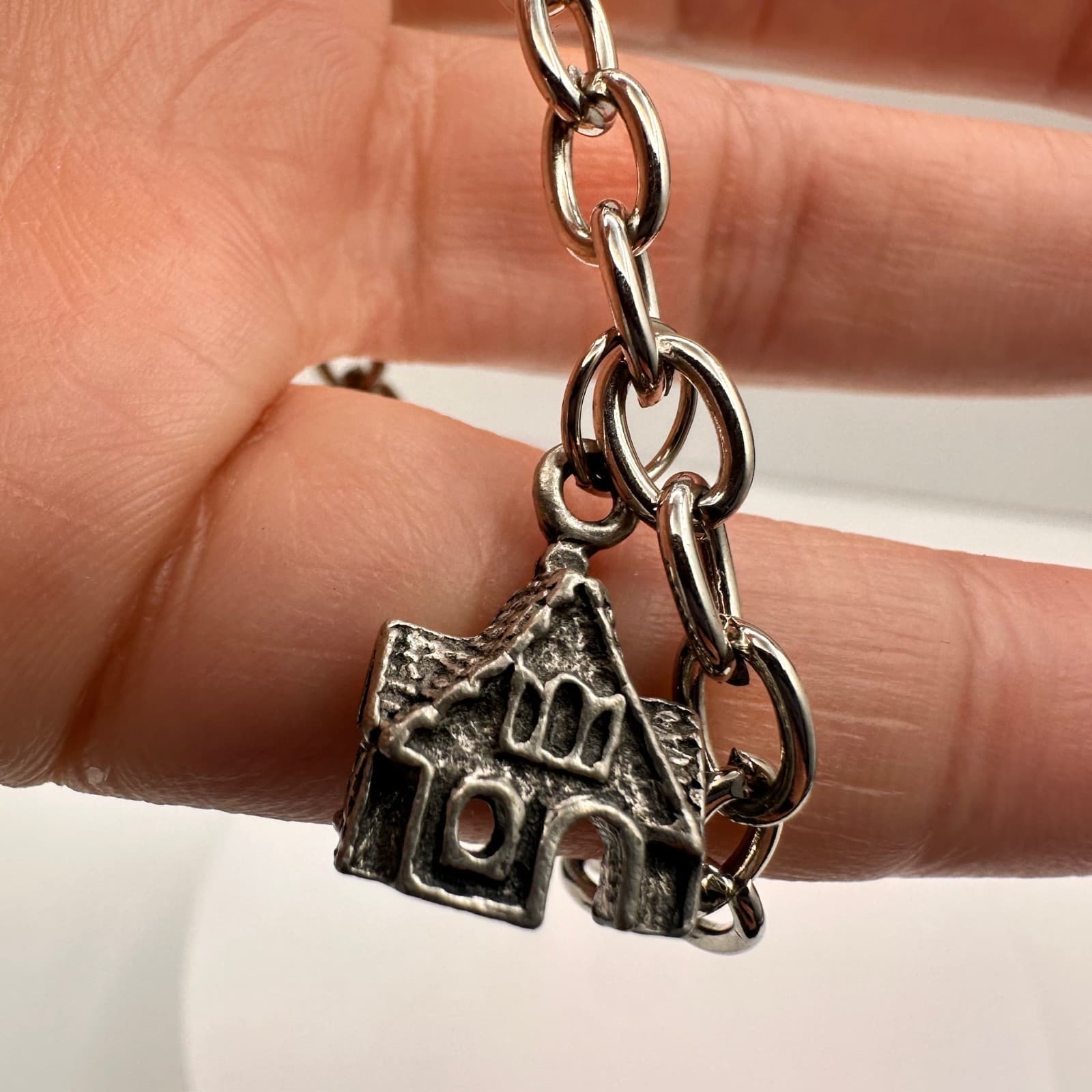 Vintage 80s Silver Tone Statement Church House Charm Bracelet Estate Jewelry - Thumbnail 9