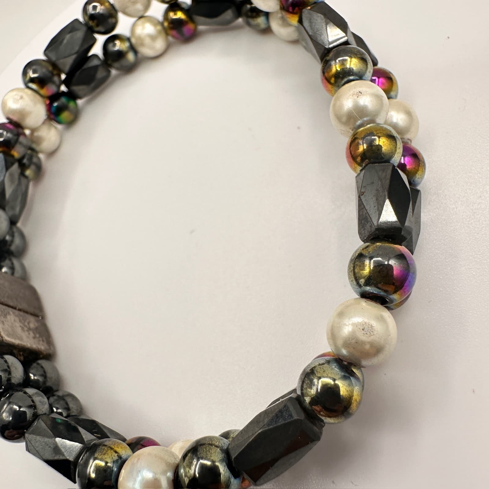 Vintage Y2K Hematite & Faux Pearl Magnetic Stretch Bracelet 2-Row Iridescent - Thumbnail 6