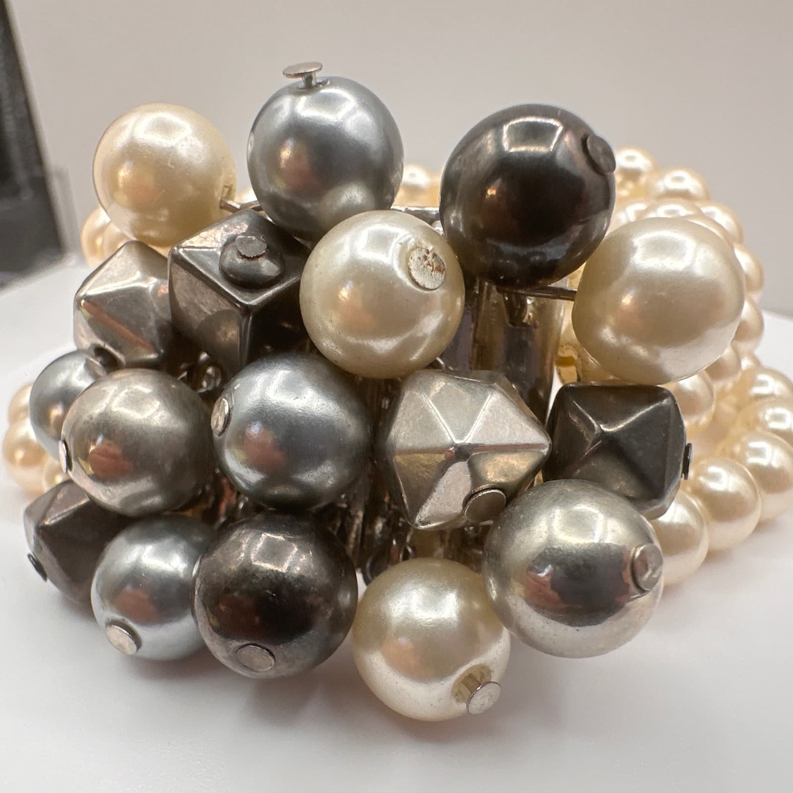 Vintage 90s Faux Pearl Cluster Mixed-Bead Stretch Bracelet Silver Tone Jewelry - Thumbnail 6