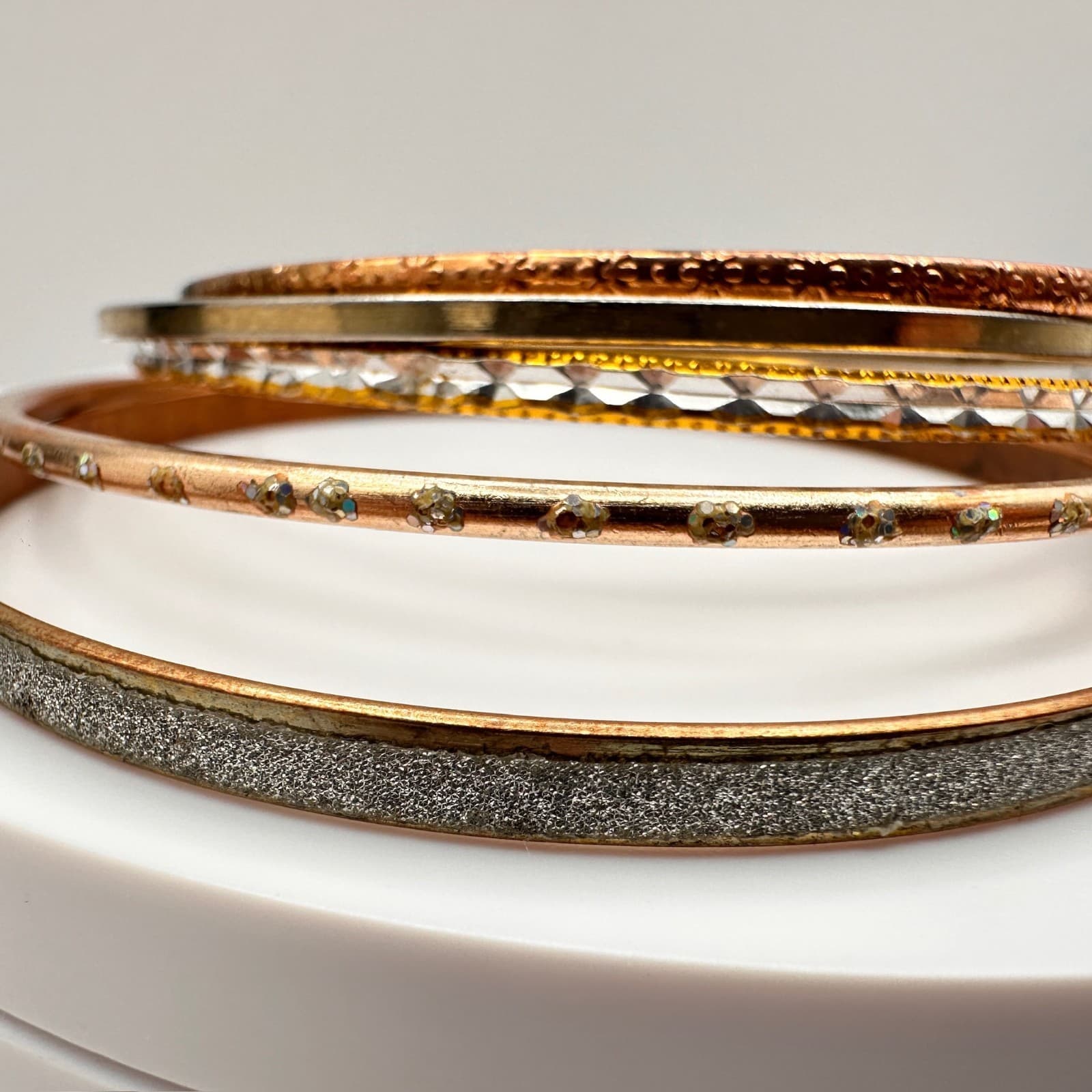 Vintage 80s Mixed Metal Thin Stackable Bangles Set Bracelets Bohemian Jewelry - Thumbnail 7