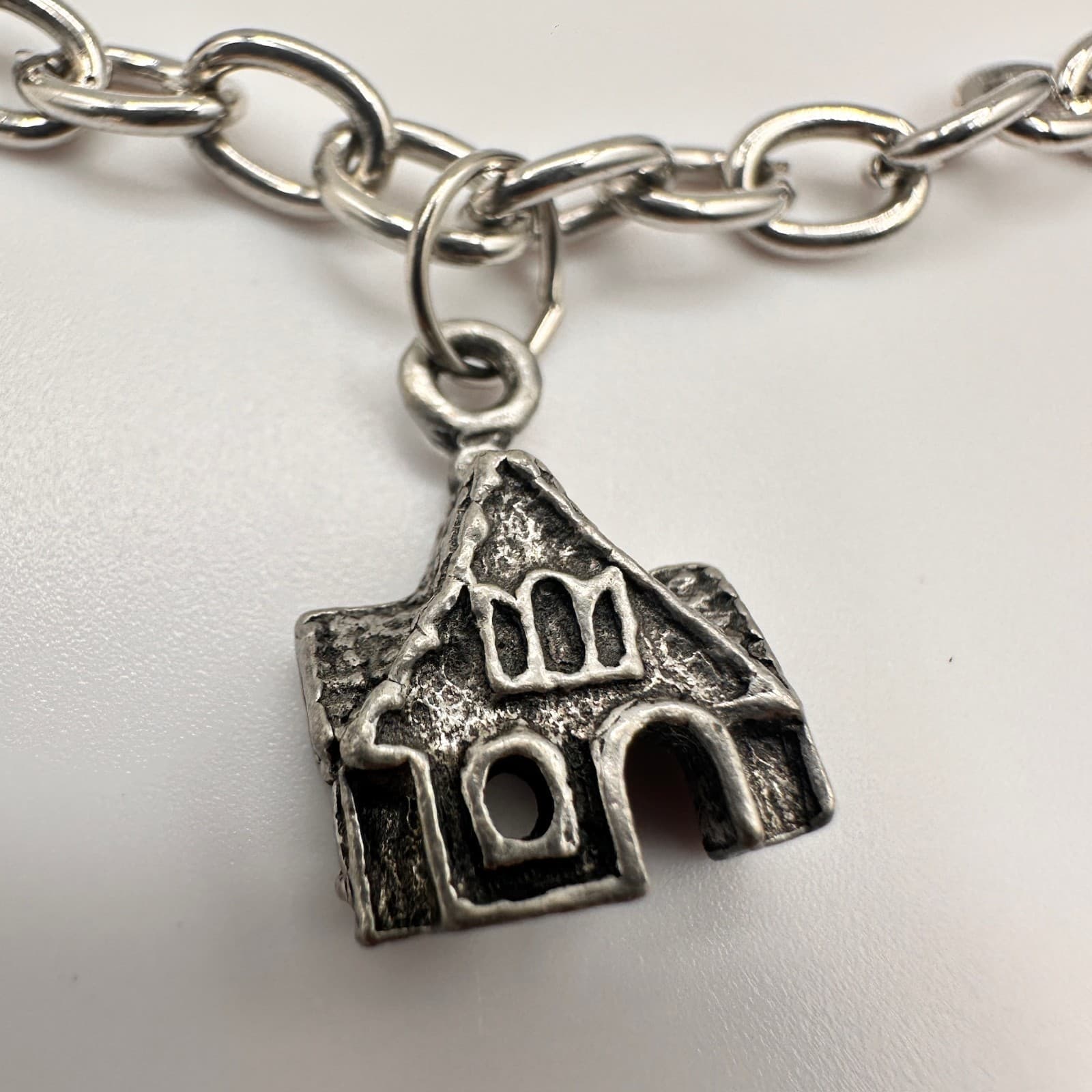 Vintage 80s Silver Tone Statement Church House Charm Bracelet Estate Jewelry - Thumbnail 3
