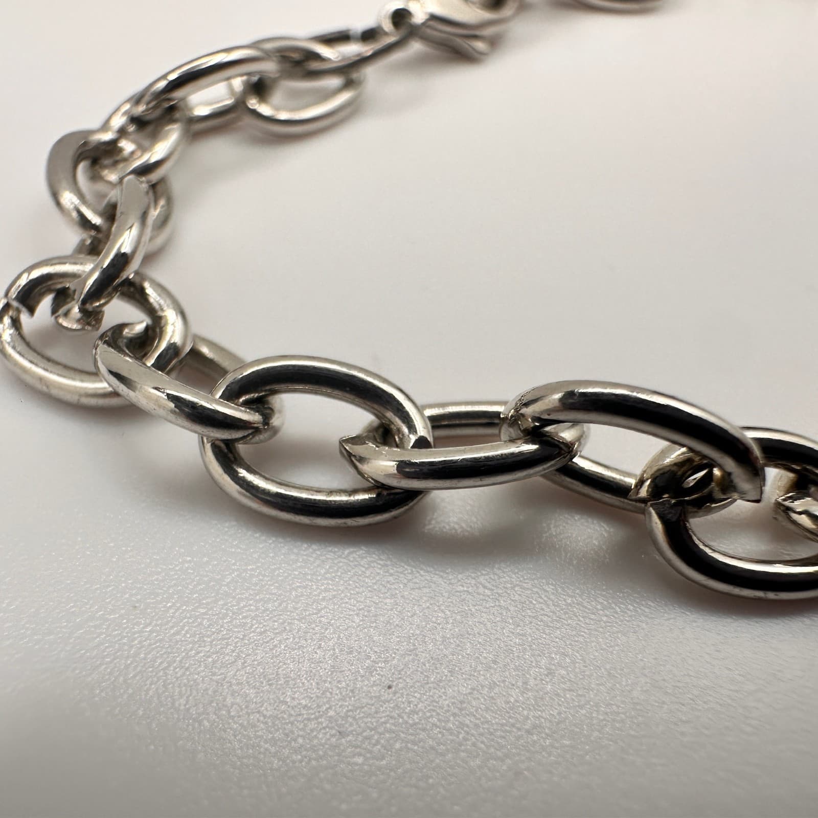 Vintage 80s Silver Tone Statement Church House Charm Bracelet Estate Jewelry - Thumbnail 8