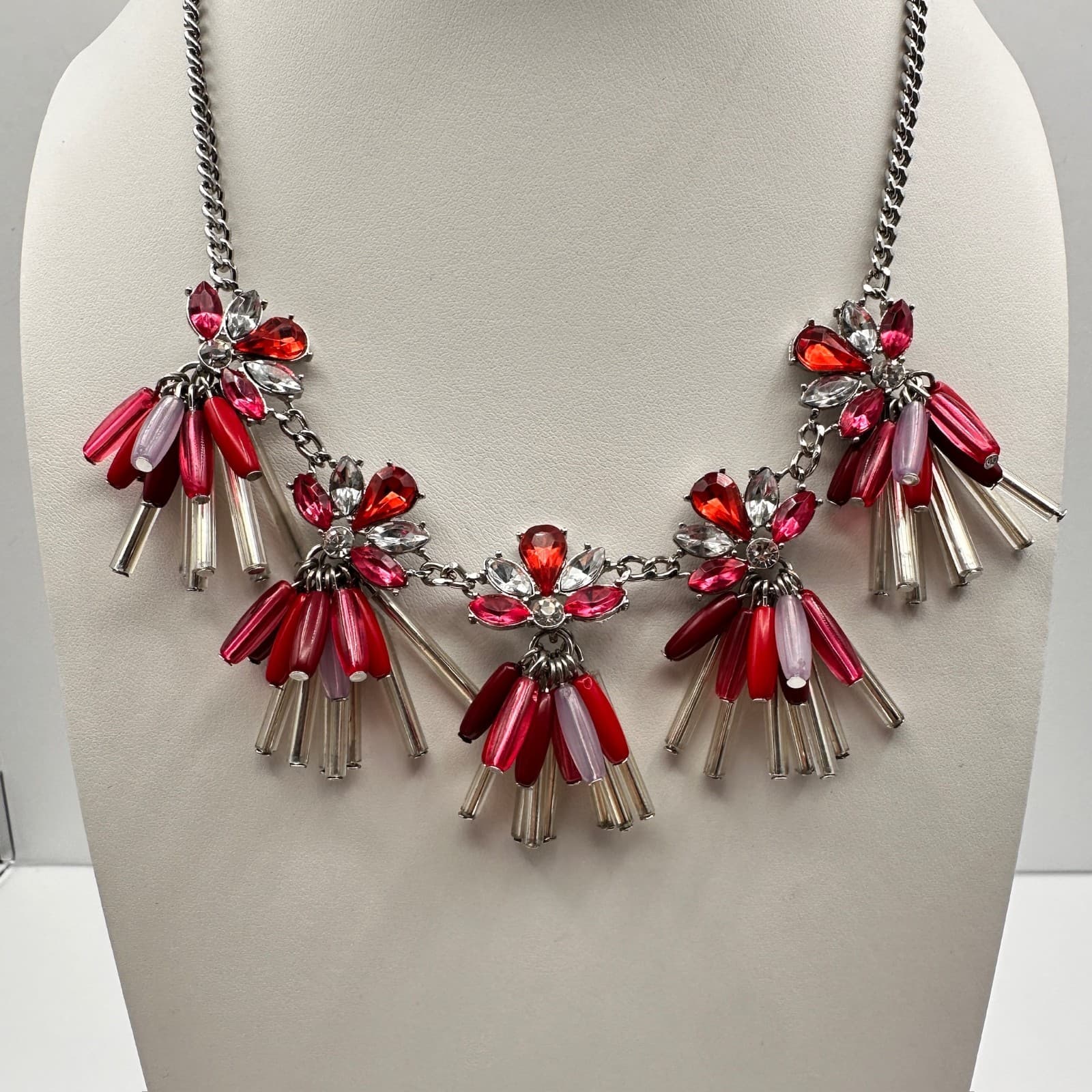 Vintage 80s Style Red Pink Bead Statement Collar Choker Necklace Jewelry - Image 1