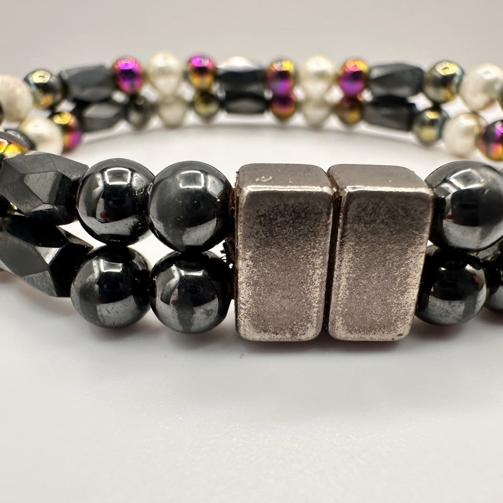 Vintage Y2K Hematite & Faux Pearl Magnetic Stretch Bracelet 2-Row Iridescent - Thumbnail 8