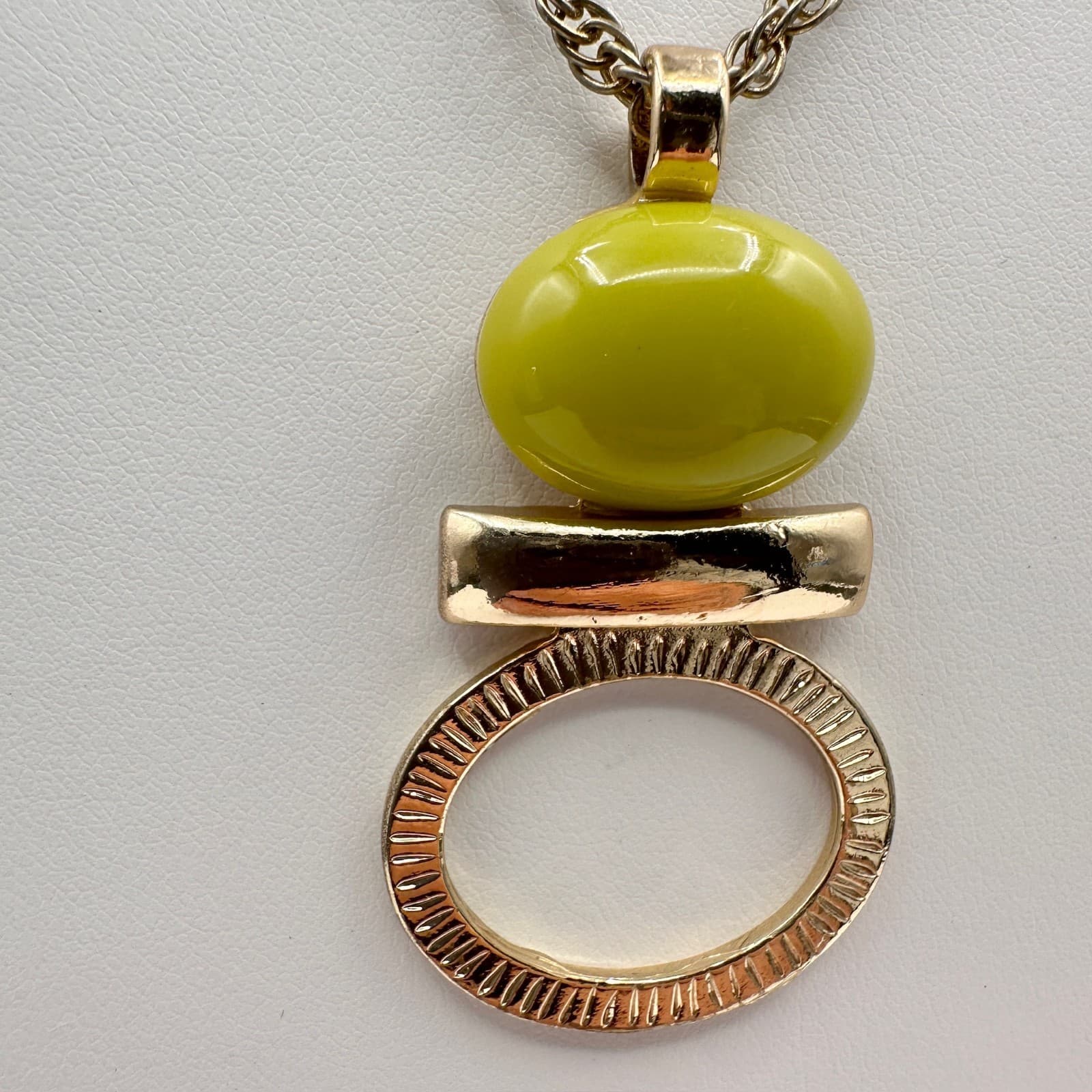 Vintage Statement Pendant Necklace with Yellow Bead & Gold Tone Chain Jewelry - Thumbnail 4