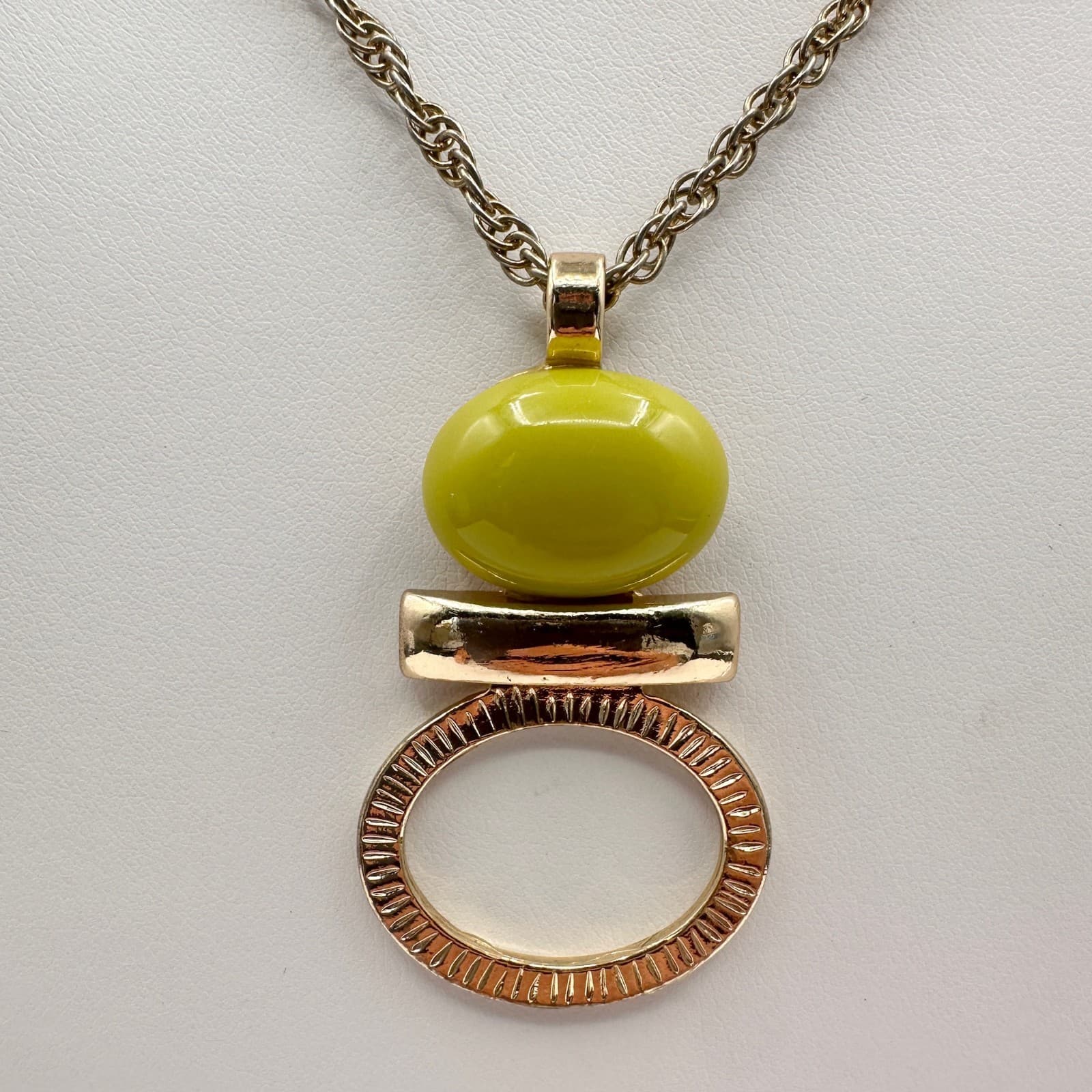 Vintage Statement Pendant Necklace with Yellow Bead & Gold Tone Chain Jewelry - Thumbnail 3