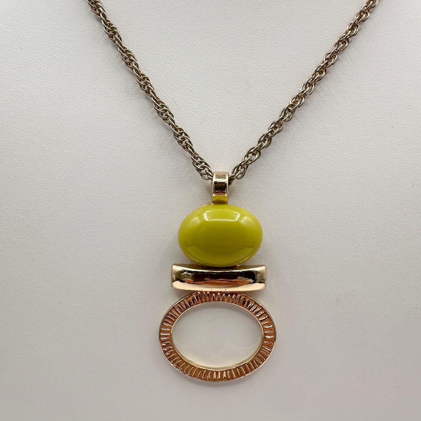 Vintage Statement Pendant Necklace with Yellow Bead & Gold Tone Chain Jewelry - Thumbnail 2