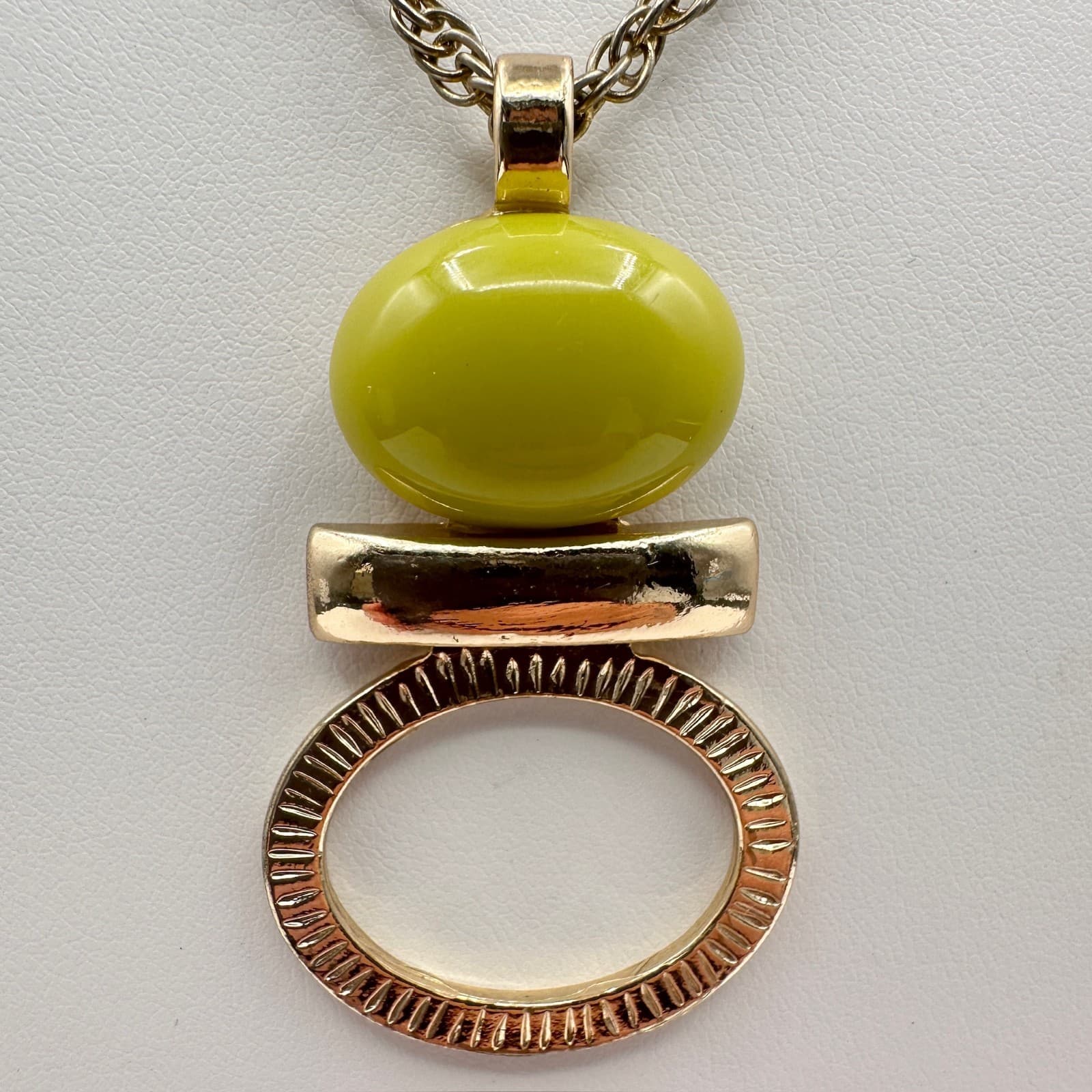 Vintage Statement Pendant Necklace with Yellow Bead & Gold Tone Chain Jewelry - Thumbnail 10