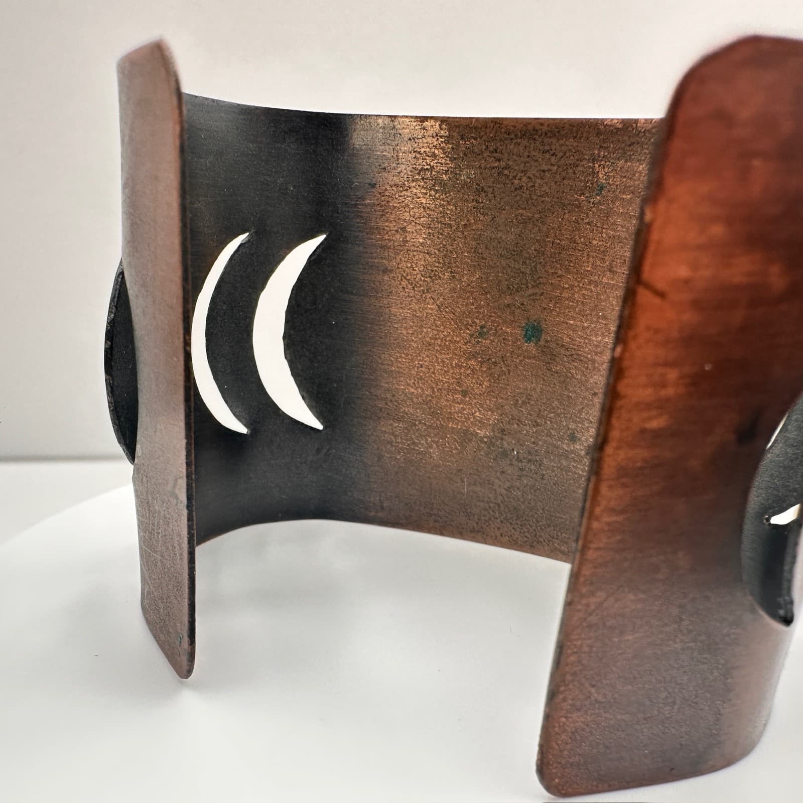 Vintage 90s Copper Hand Bracelet Moon Crescent Cutout Women's Classic Jewelry - Thumbnail 8