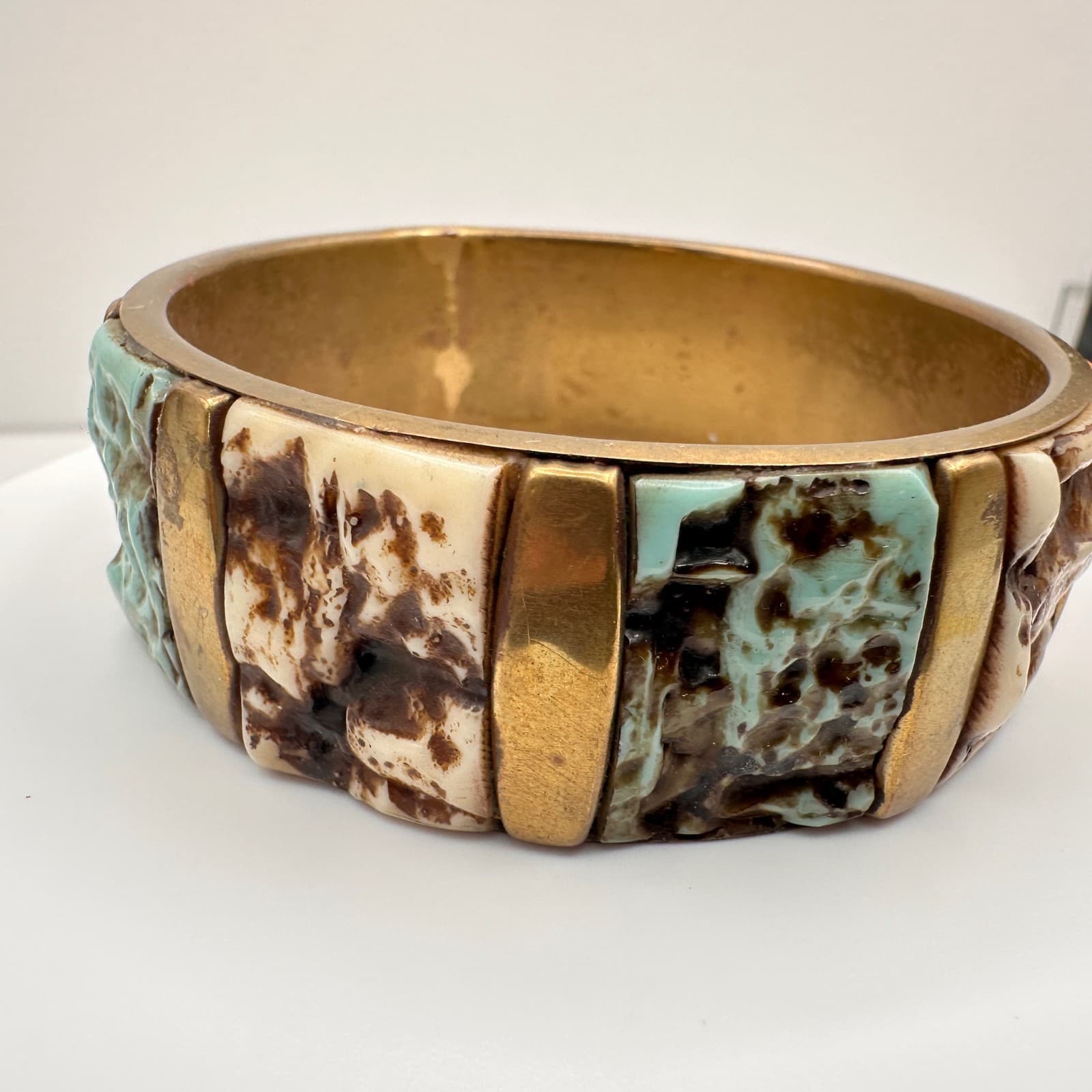 Vintage 70s 80s Brutalist Bangle Bracelet Gold Tone Faux Turquoise Coral Stone - Thumbnail 2