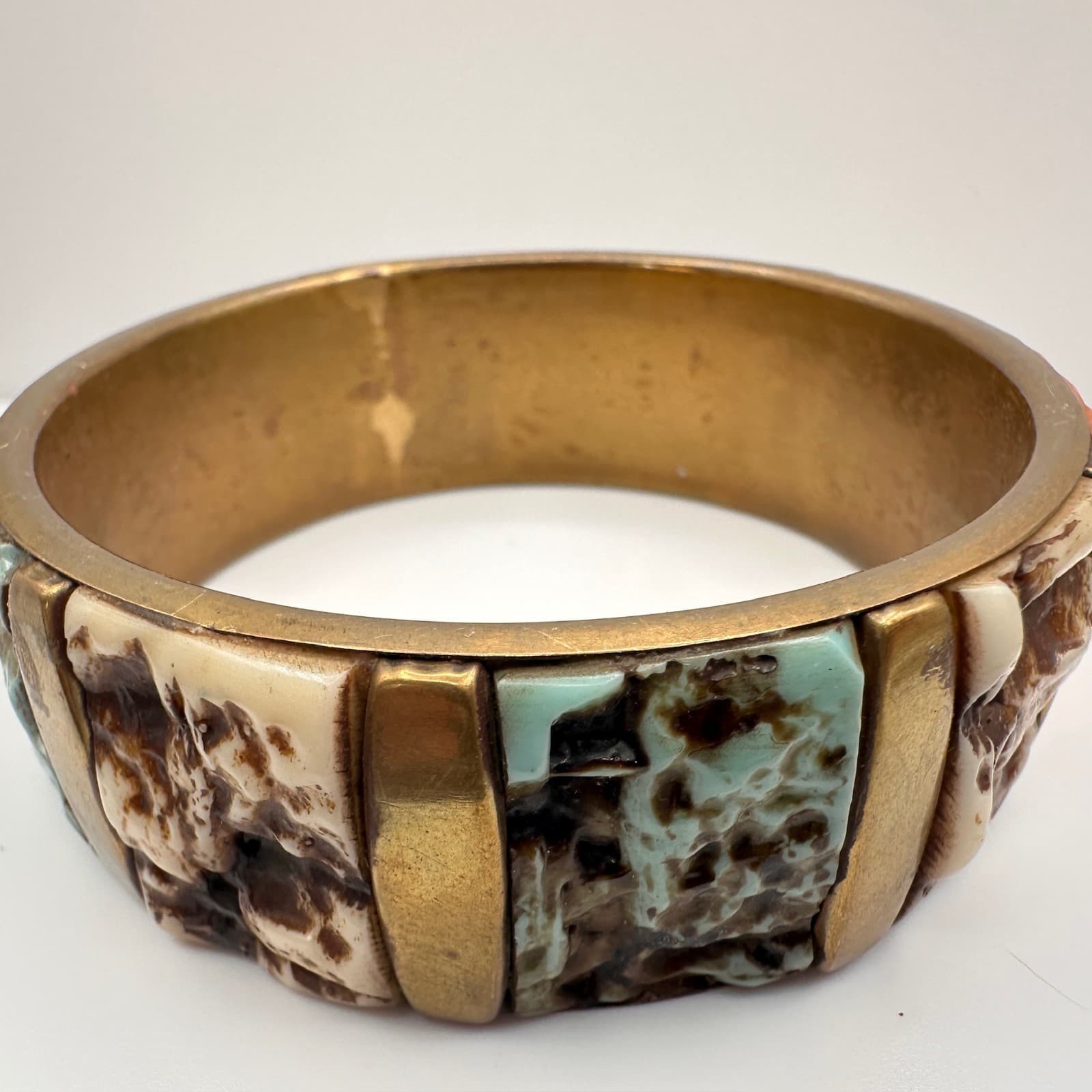 Vintage 70s 80s Brutalist Bangle Bracelet Gold Tone Faux Turquoise Coral Stone - Thumbnail 7