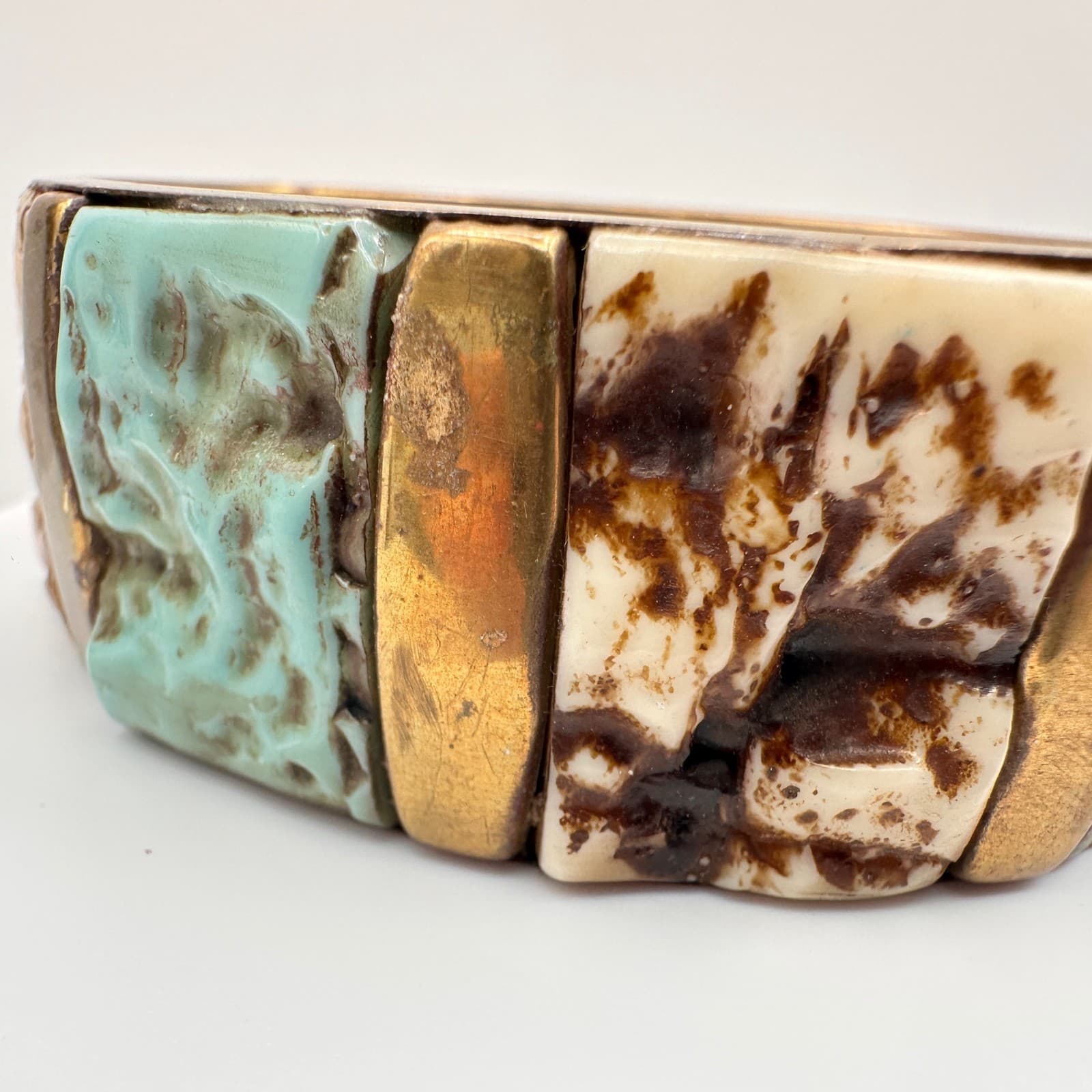 Vintage 70s 80s Brutalist Bangle Bracelet Gold Tone Faux Turquoise Coral Stone - Thumbnail 4