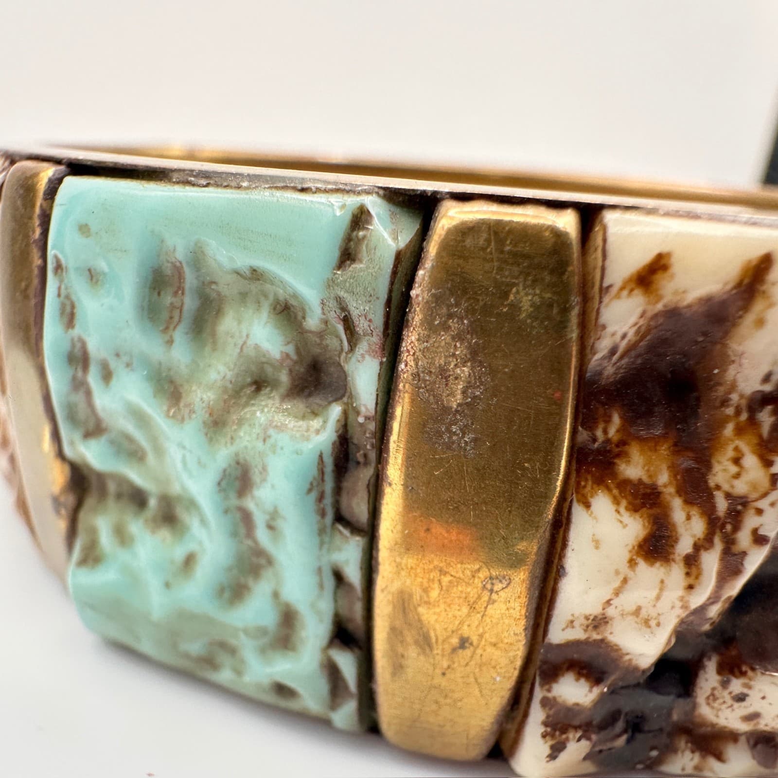 Vintage 70s 80s Brutalist Bangle Bracelet Gold Tone Faux Turquoise Coral Stone - Thumbnail 5