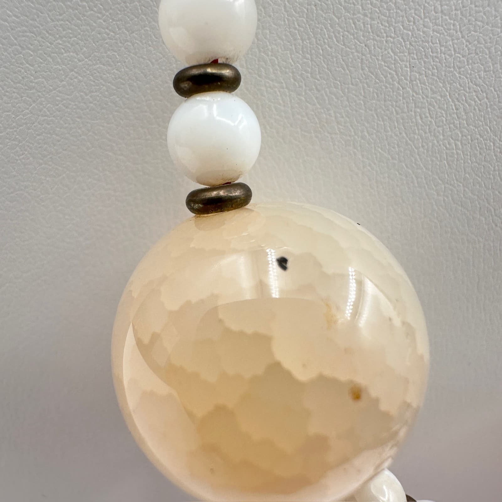 Vintage 90s Black & White Beaded Statement Necklace w Large Faceted Orbs Jewelry - Thumbnail 4