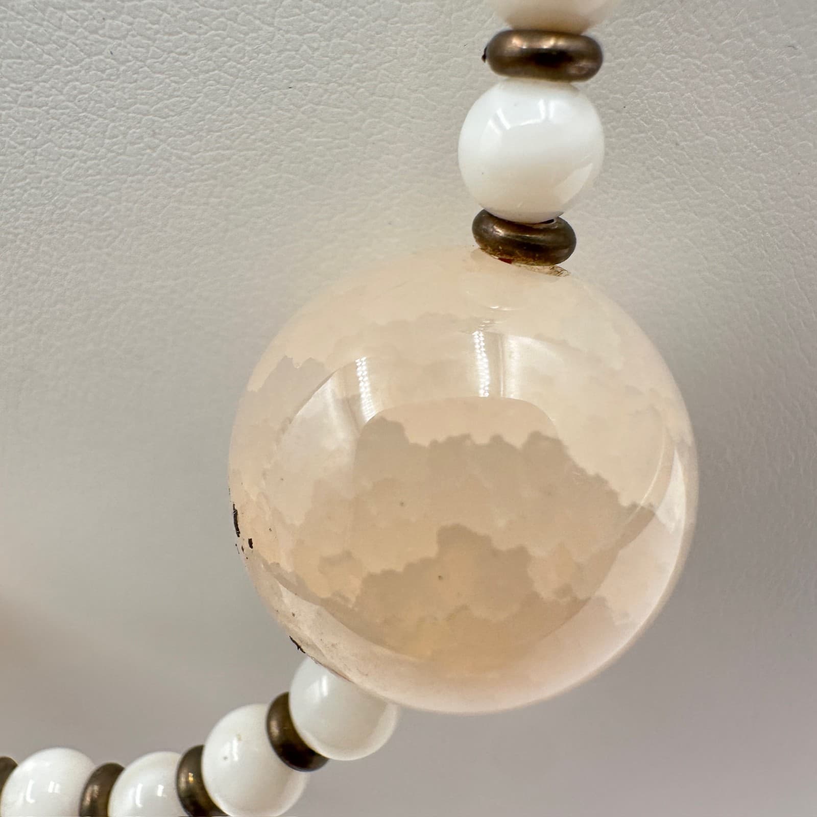 Vintage 90s Black & White Beaded Statement Necklace w Large Faceted Orbs Jewelry - Thumbnail 5