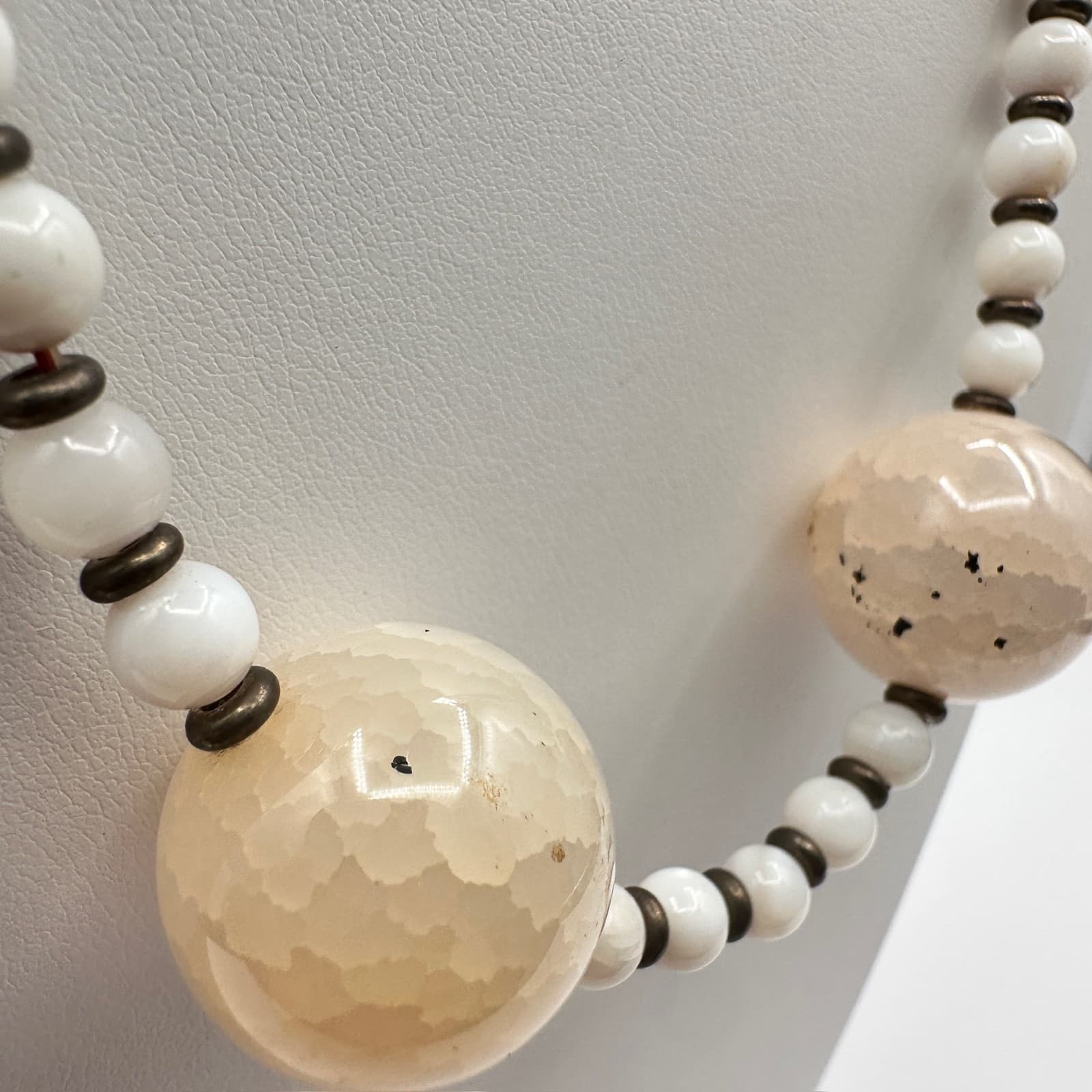 Vintage 90s Black & White Beaded Statement Necklace w Large Faceted Orbs Jewelry - Thumbnail 6