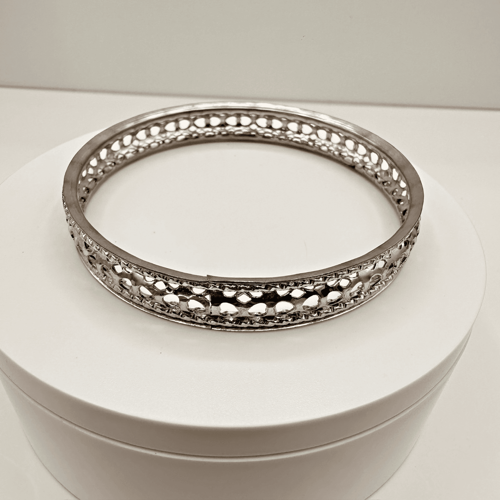 Vintage 90s Silver Tone Openwork Heart Bangle Bracelet Etched Boho Jewelry - Image 1