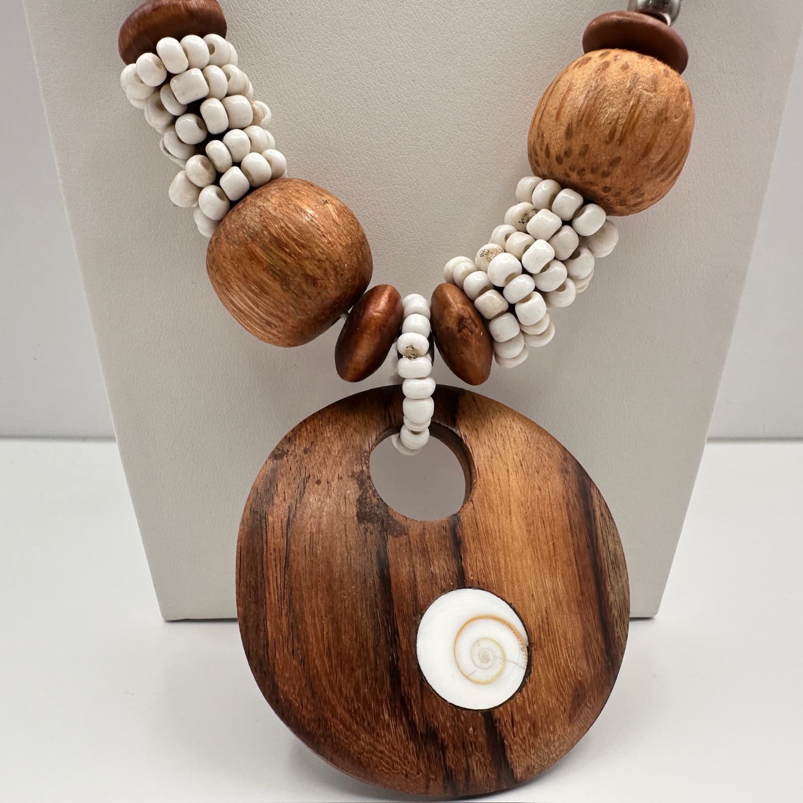 Vintage 80s Boho Wood Bead Statement Pendant Necklace Jewelry Spiral Shell - Thumbnail 12