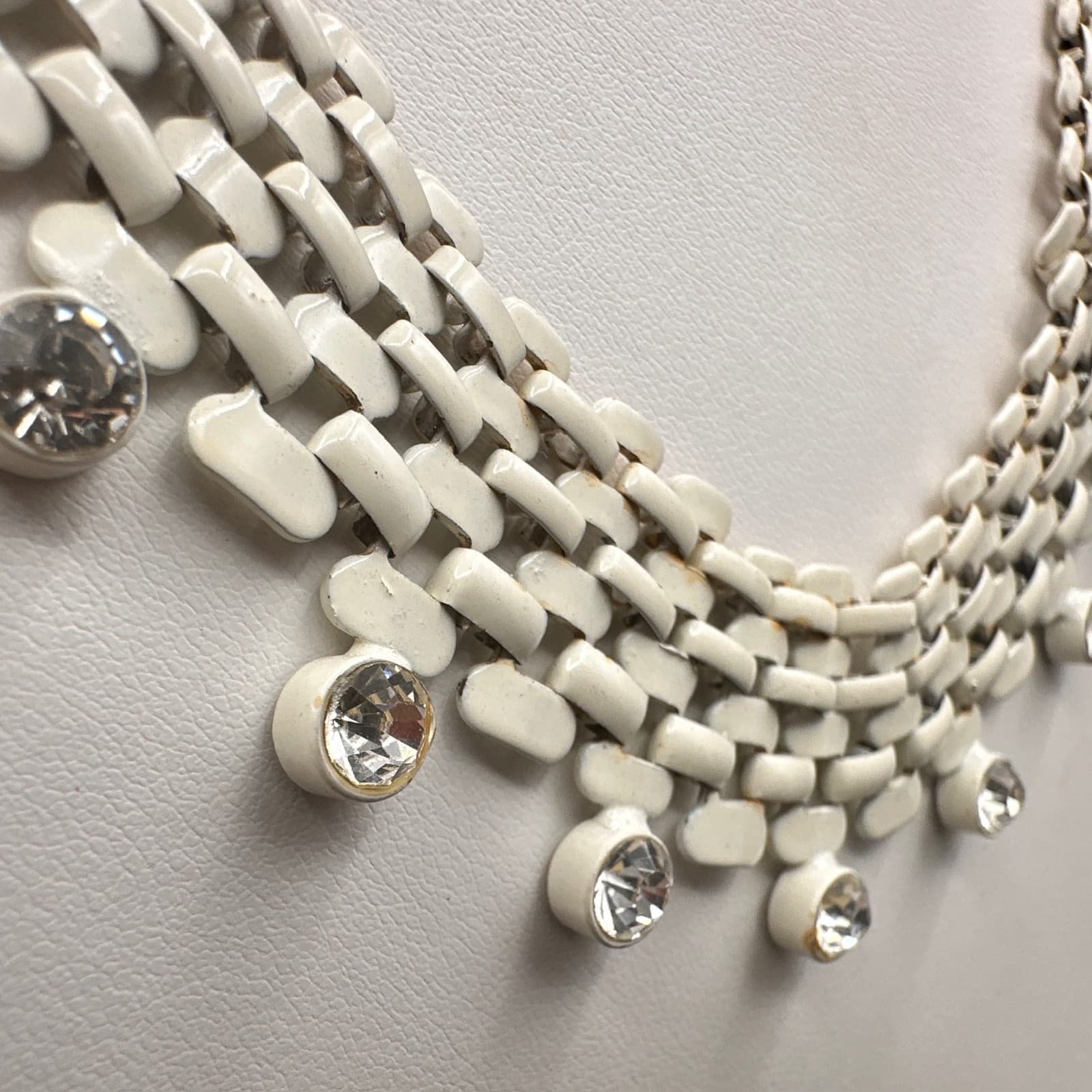 Vintage 80s White Enamel Mesh Chain Collar Necklace Clear Rhinestone Fringe - Thumbnail 10