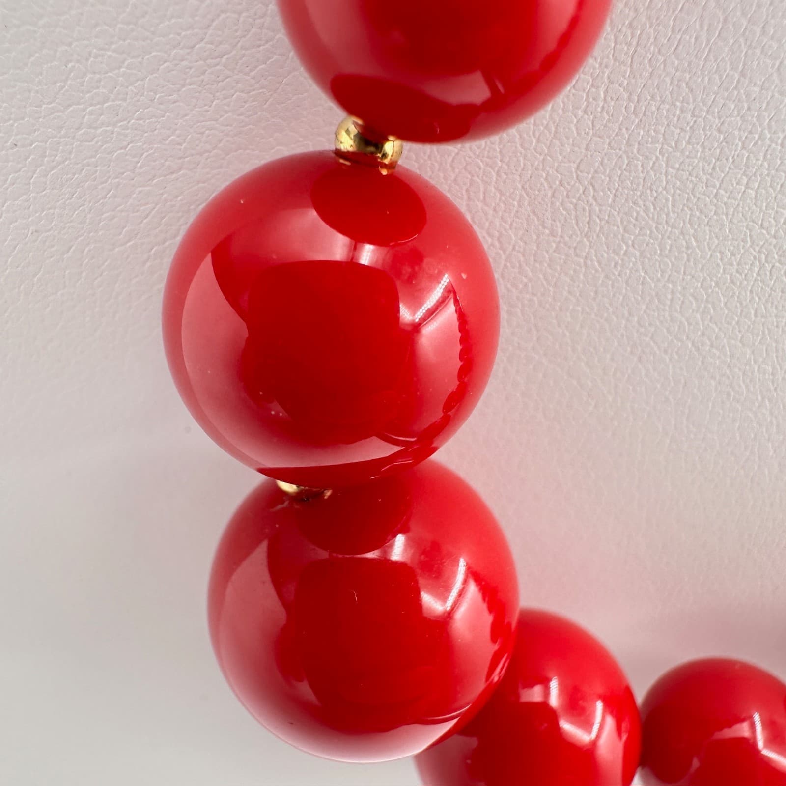 Vintage 90s Red Beaded Necklace Graduated Round Beads Gold Tone Spacer Jewelry - Thumbnail 6