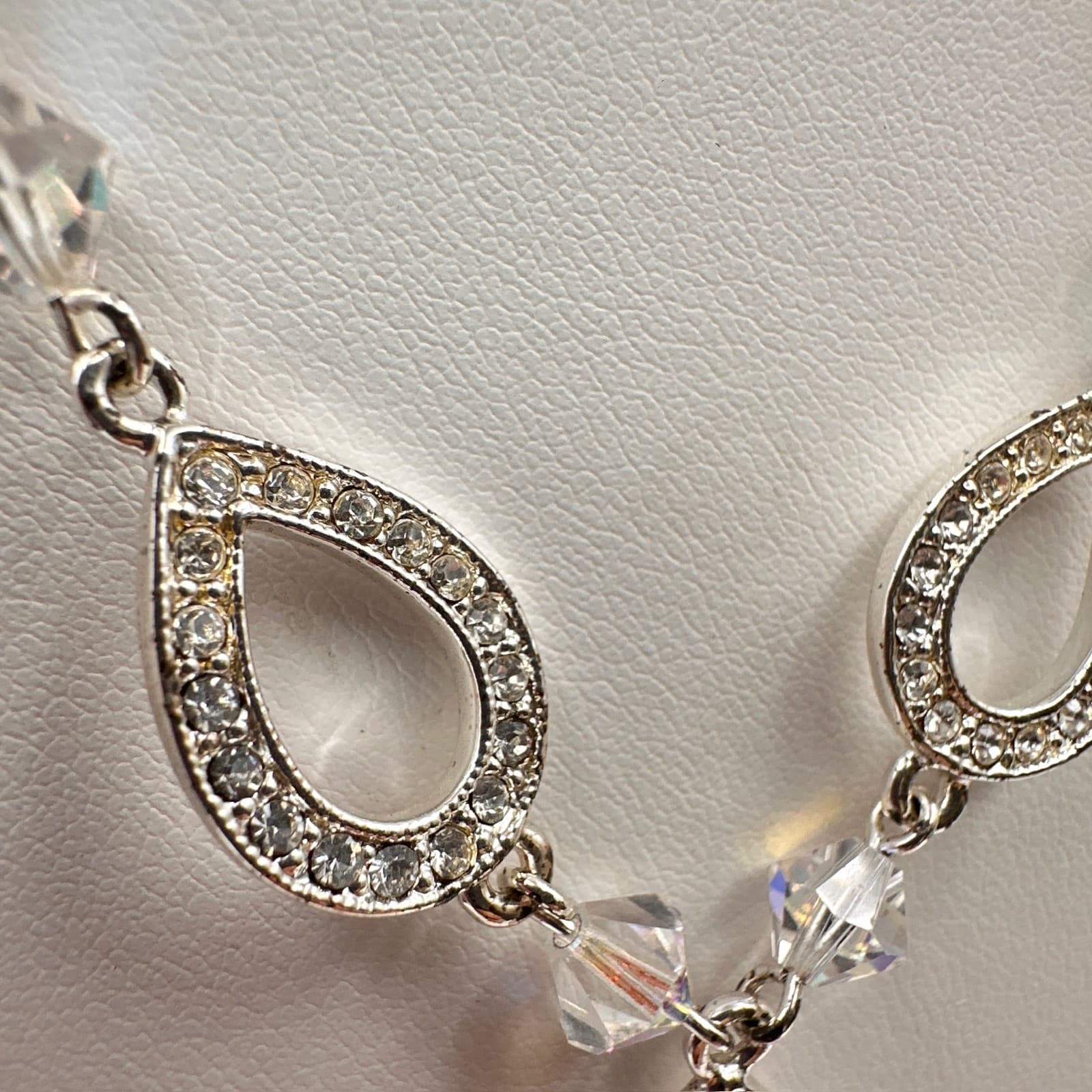 Vintage Y2K Silver Tone Rhinestone Teardrop Necklace AB Crystal Dangle Jewelry - Thumbnail 5