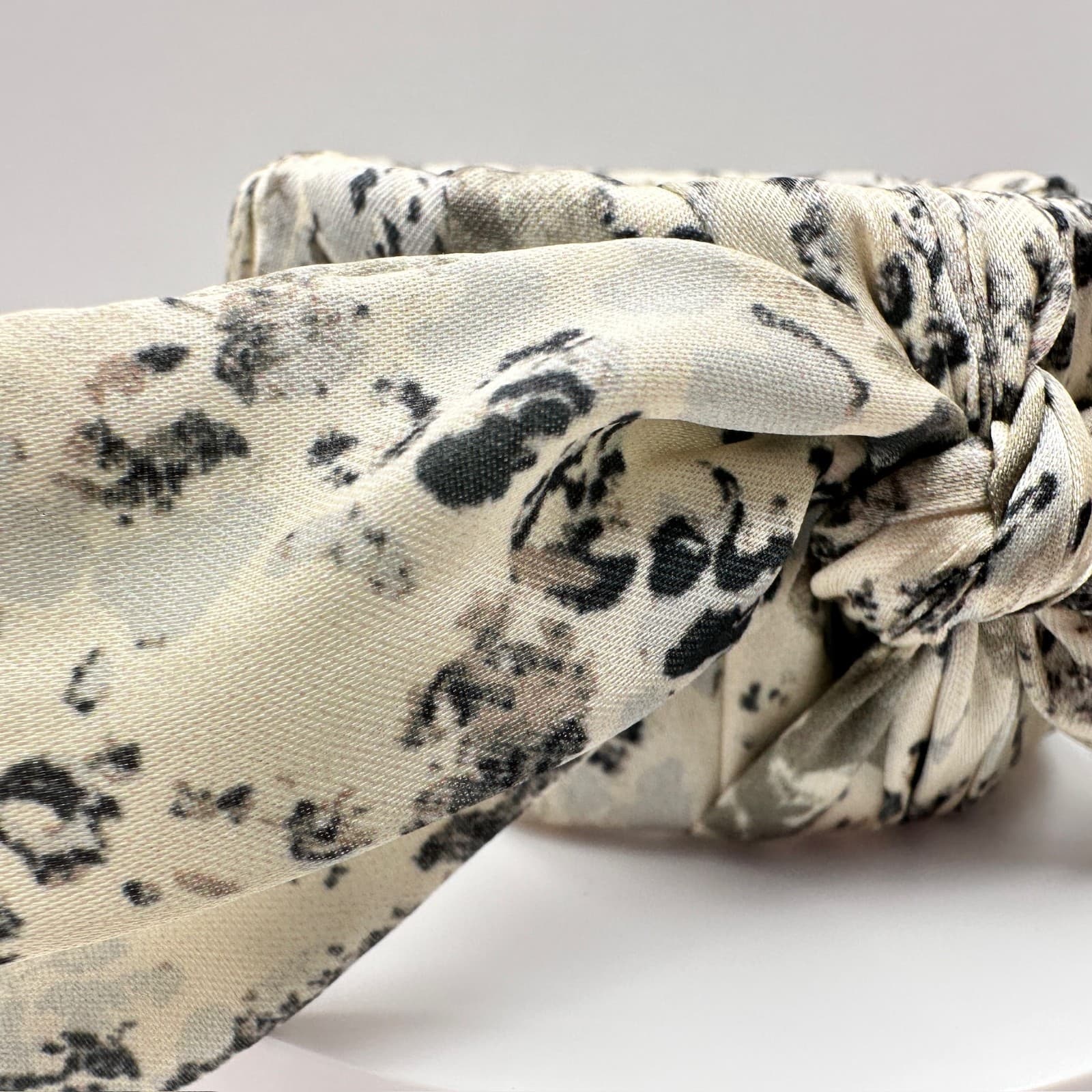 Vintage 90s Satin Leopard Print Bow Cuff Bracelet Cream & Black Fashion Jewelry - Thumbnail 4