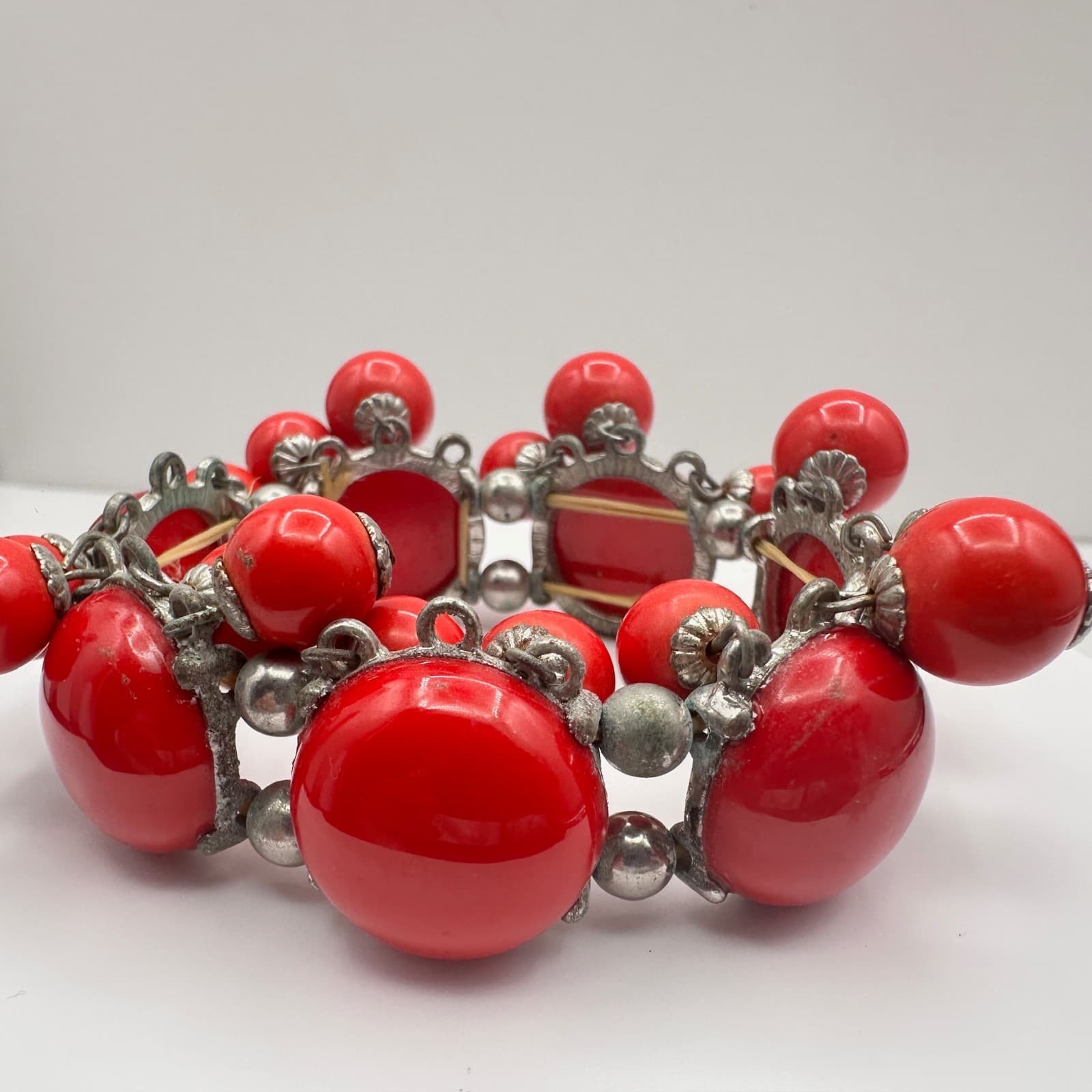 Vintage 80s Red Chunky Cabochon Bead Stretch Bracelet Silver Tone Fashion - Thumbnail 4