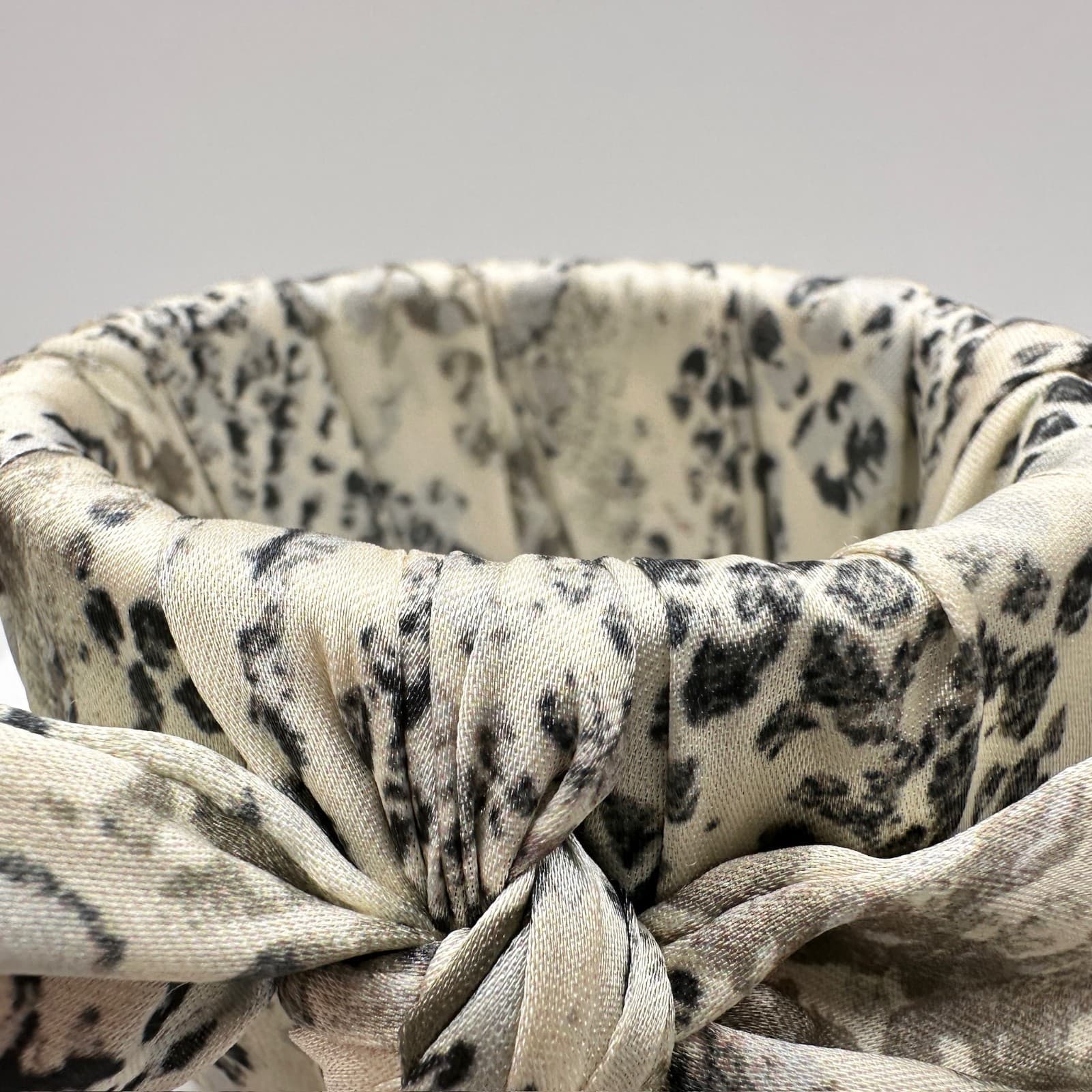 Vintage 90s Satin Leopard Print Bow Cuff Bracelet Cream & Black Fashion Jewelry - Thumbnail 7