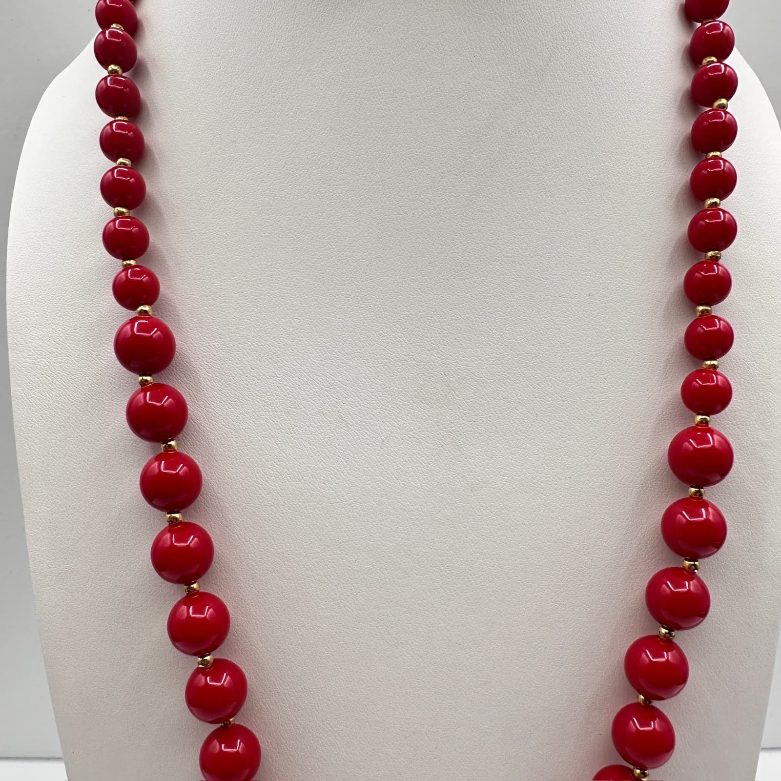 Vintage 90s Red Beaded Necklace Graduated Round Beads Gold Tone Spacer Jewelry - Thumbnail 8