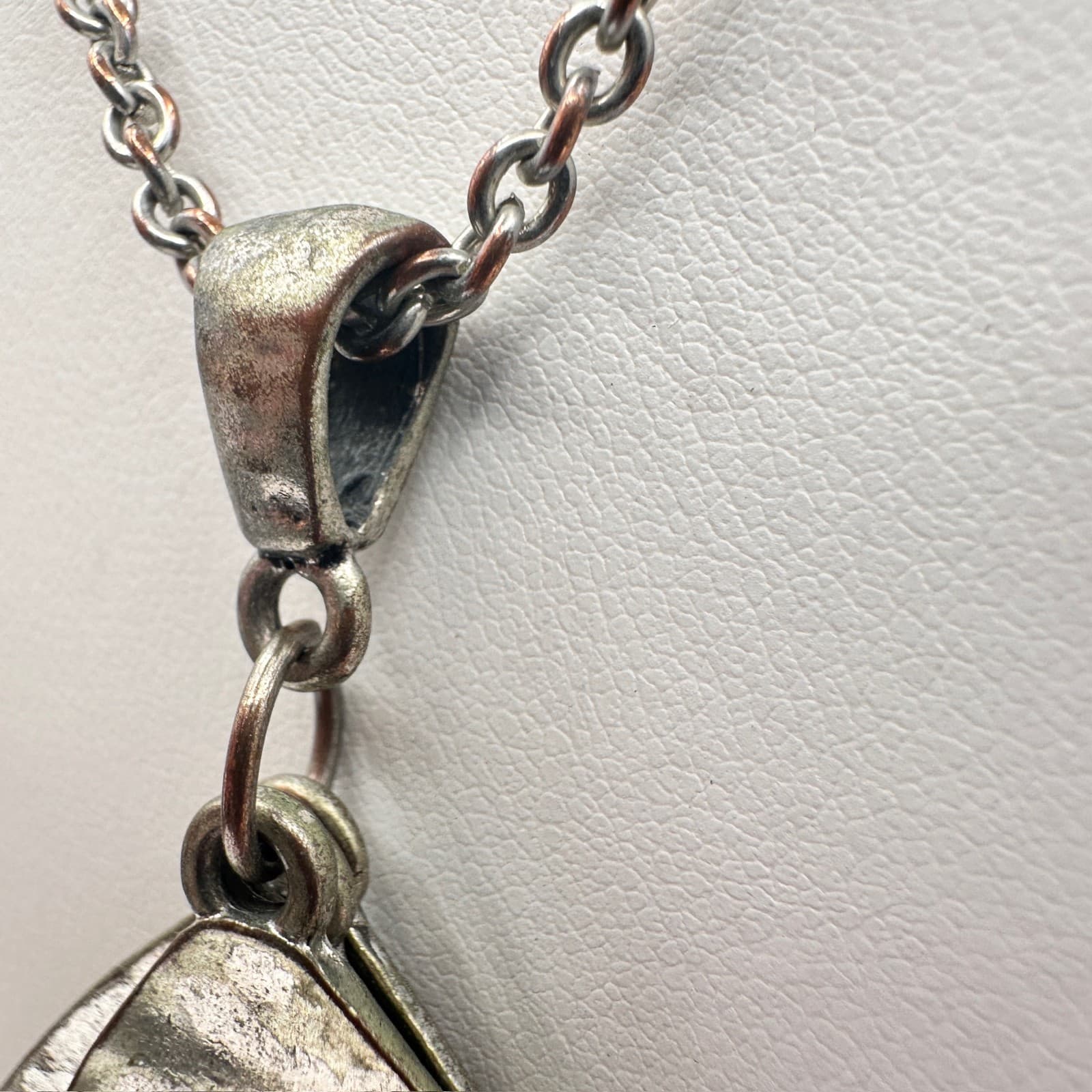 Vintage 90s Hammered Triple Tier Leaf Pendant Silver Tone Necklace Jewelry - Thumbnail 6