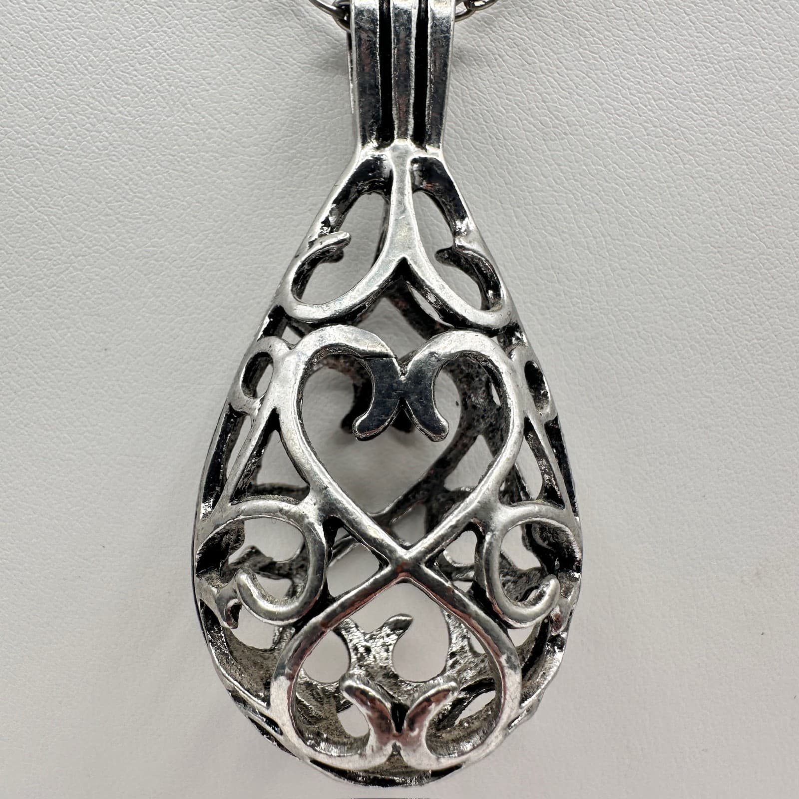 Vintage 80s Silver Tone Filigree Teardrop Heart Pendant Necklace Lobster Jewelry - Thumbnail 3